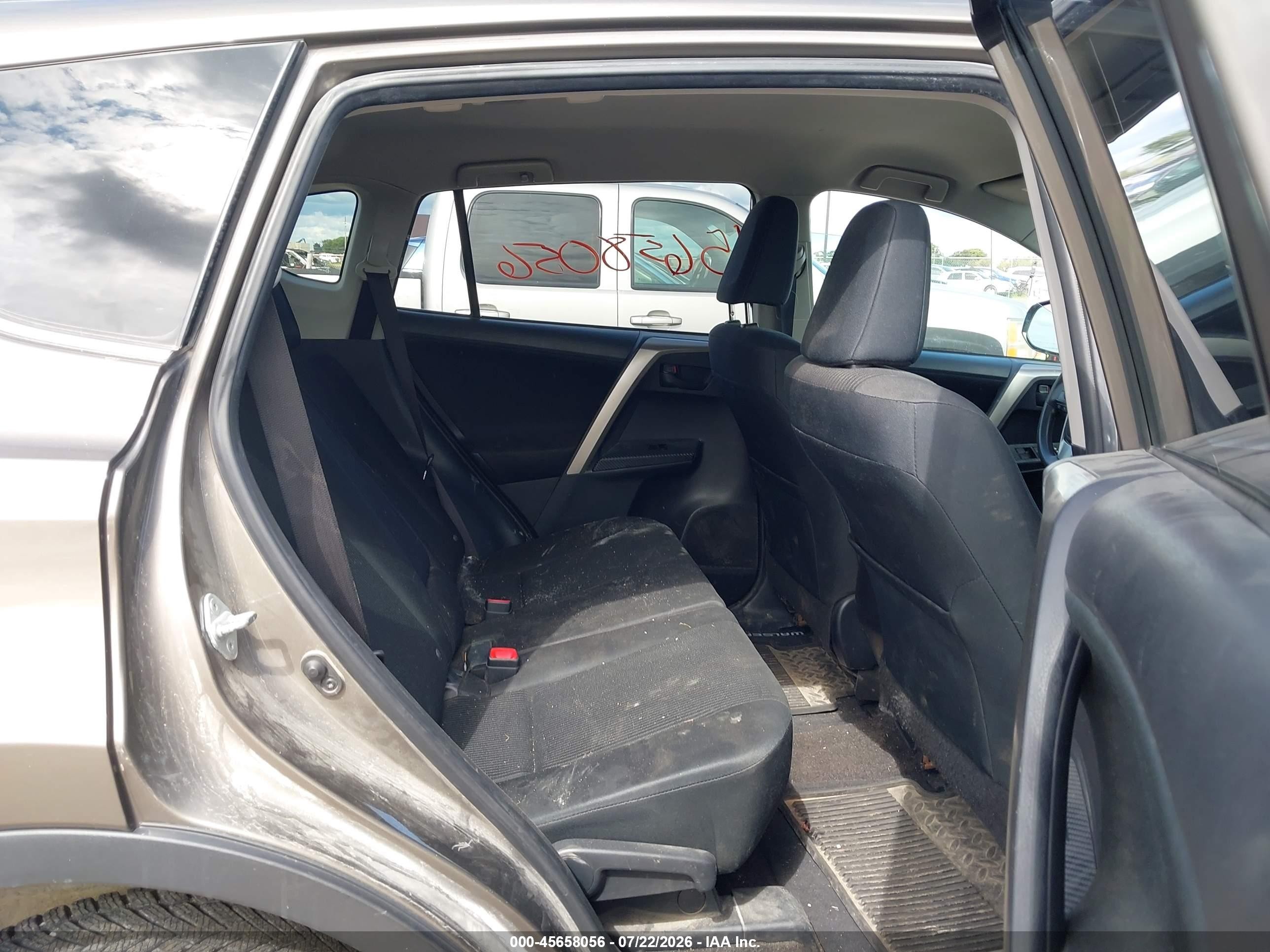 2015 Toyota Rav4 Le Green vin: JTMBFREV2FD134462