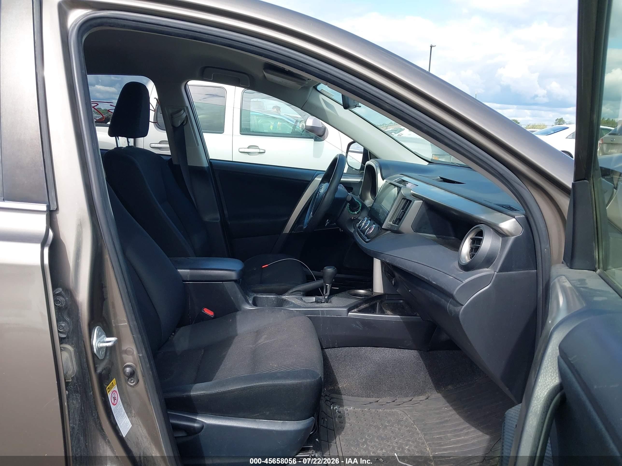 2015 Toyota Rav4 Le Green vin: JTMBFREV2FD134462