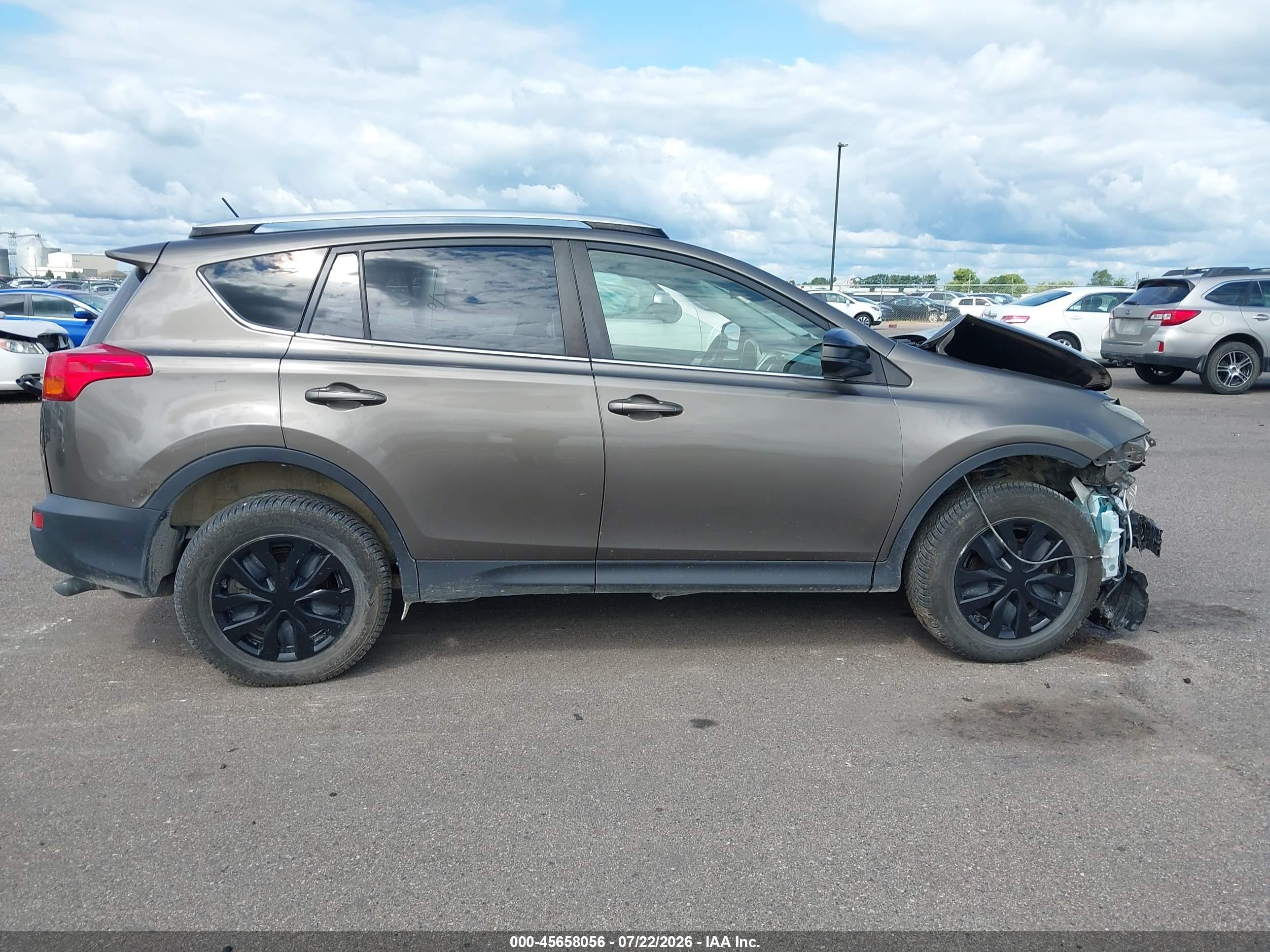 2015 Toyota Rav4 Le Green vin: JTMBFREV2FD134462