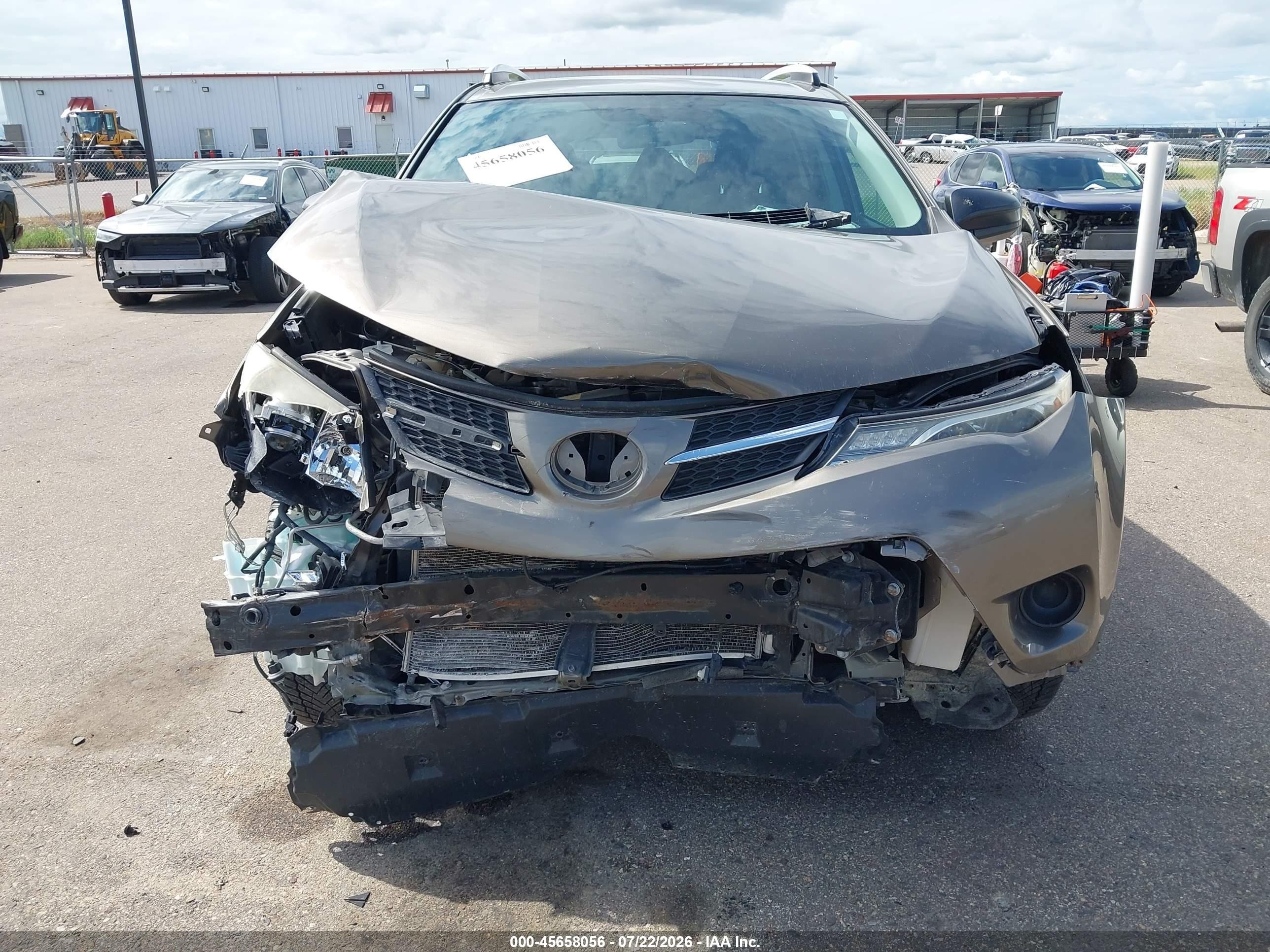 2015 Toyota Rav4 Le Green vin: JTMBFREV2FD134462