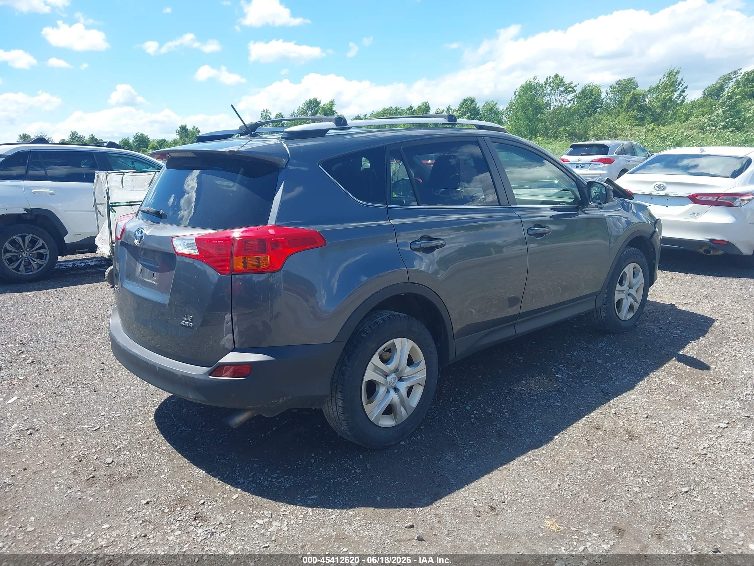 2015 Toyota Rav4 Le Gray vin: JTMBFREV2FD134784