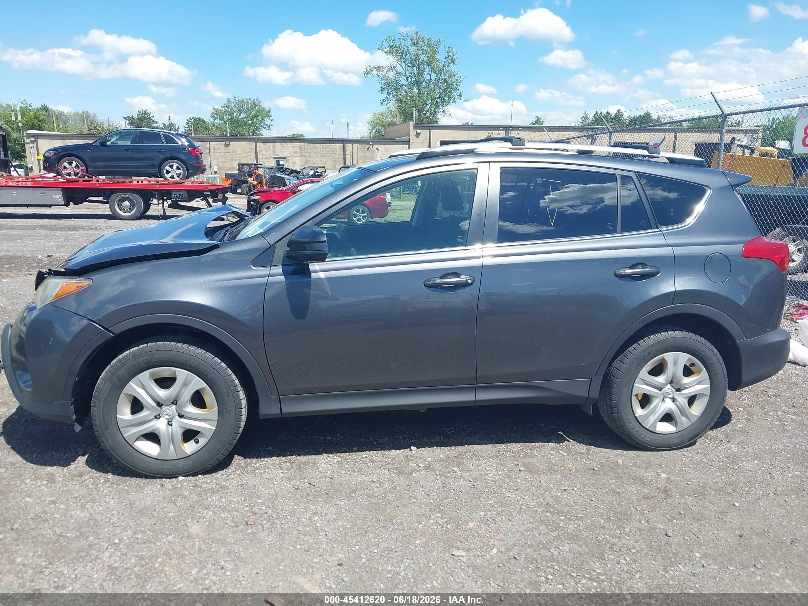 2015 Toyota Rav4 Le Gray vin: JTMBFREV2FD134784