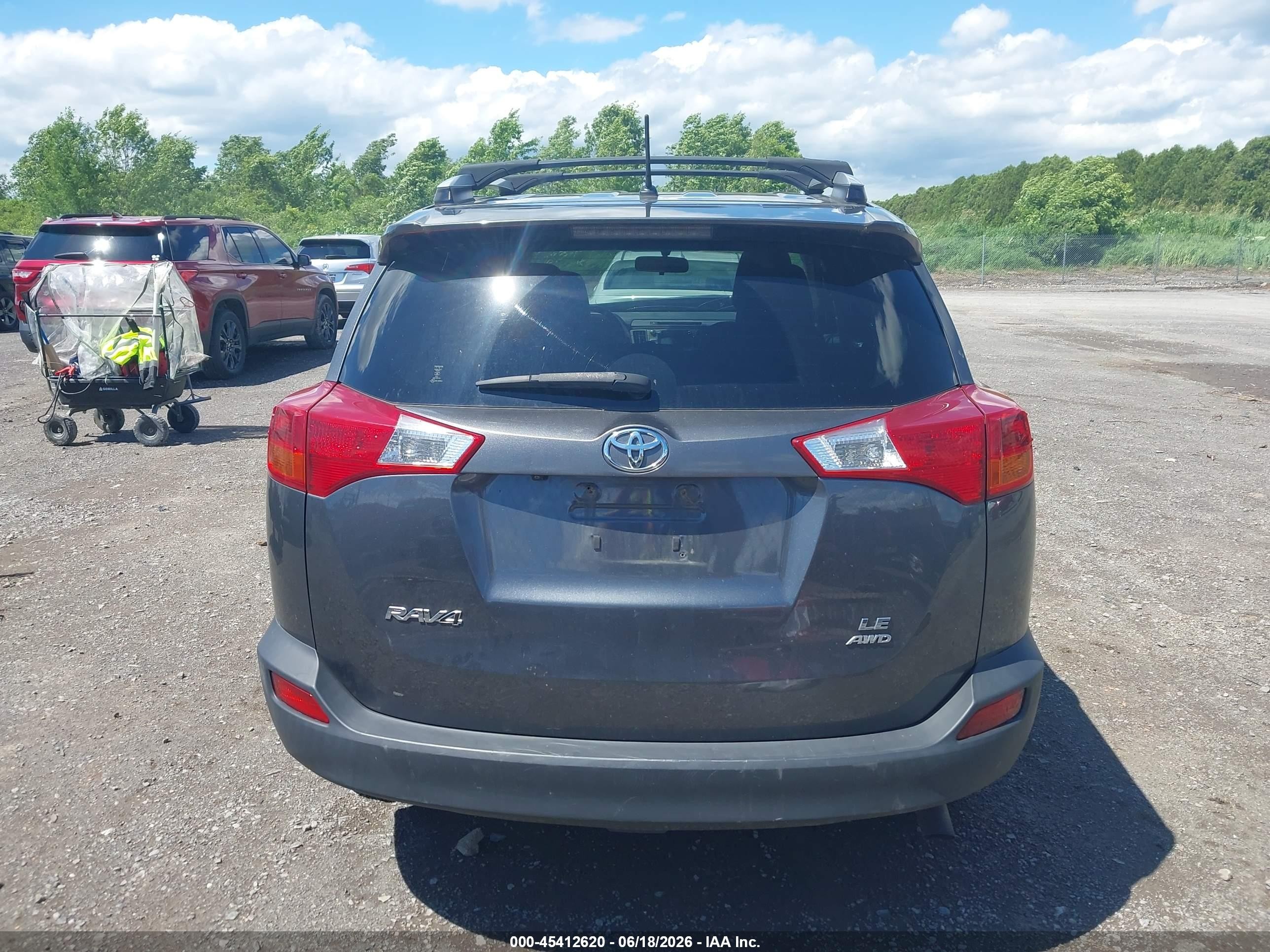 2015 Toyota Rav4 Le Gray vin: JTMBFREV2FD134784