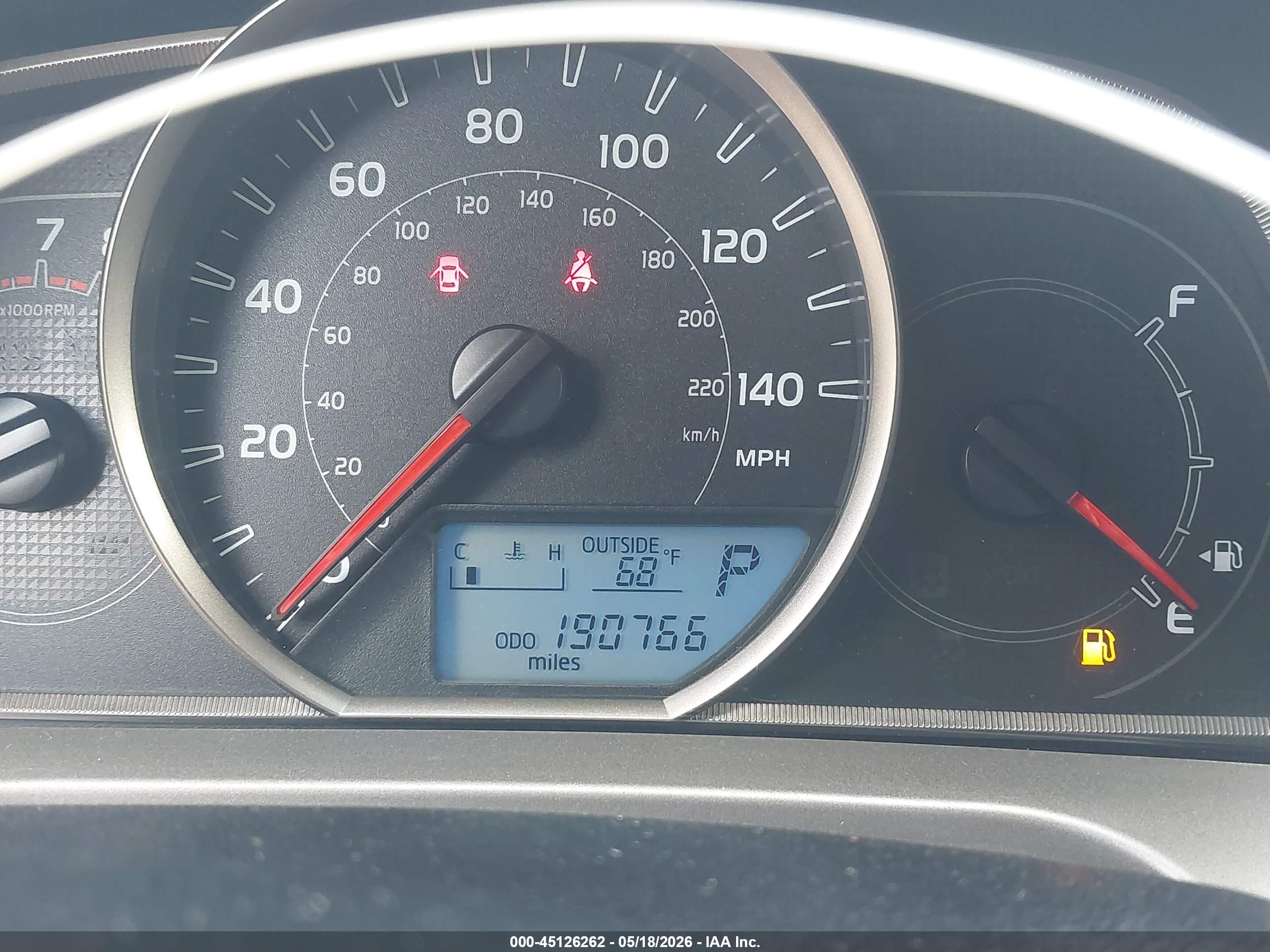 2015 Toyota Rav4 Le Red vin: JTMBFREV2FD141587