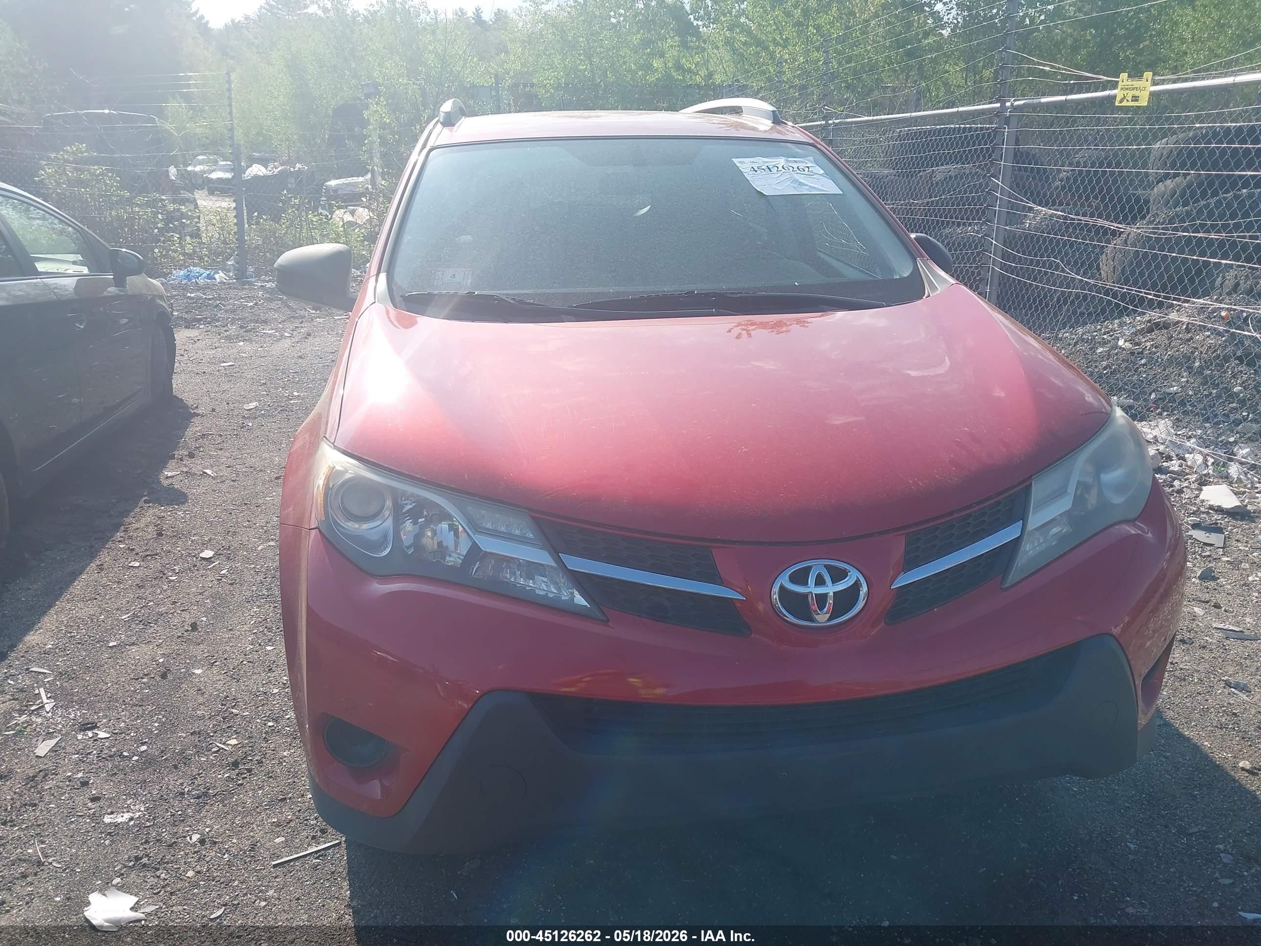 2015 Toyota Rav4 Le Red vin: JTMBFREV2FD141587
