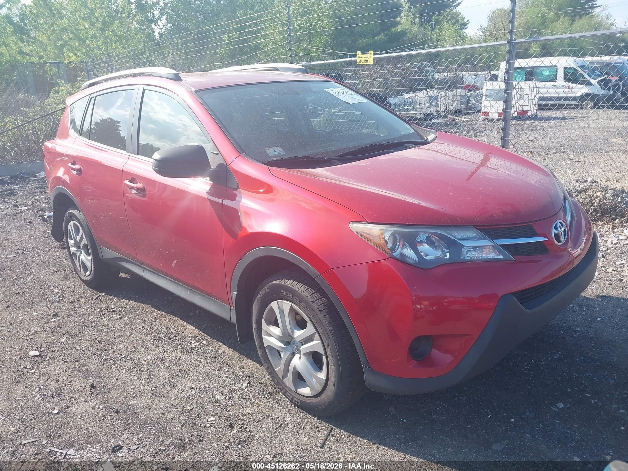 2015 Toyota Rav4 Le Red vin: JTMBFREV2FD141587