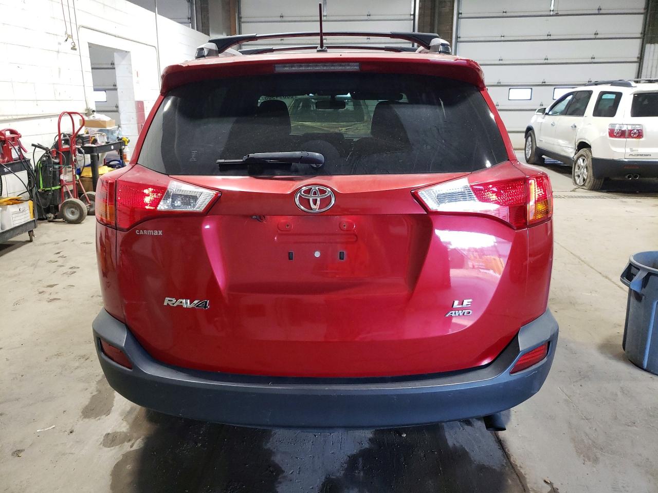 2015 Toyota Rav4 Le Red vin: JTMBFREV2FD145025