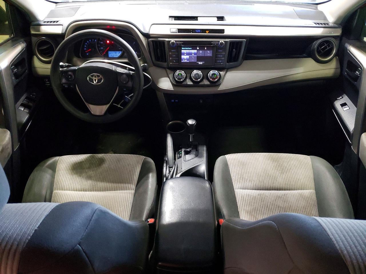 2015 Toyota Rav4 Le Red vin: JTMBFREV2FD145025