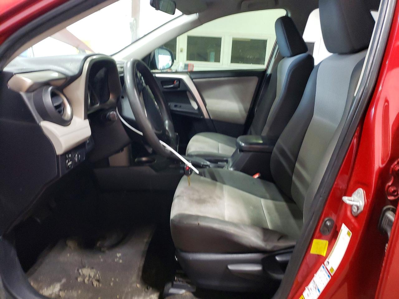 2015 Toyota Rav4 Le Red vin: JTMBFREV2FD145025