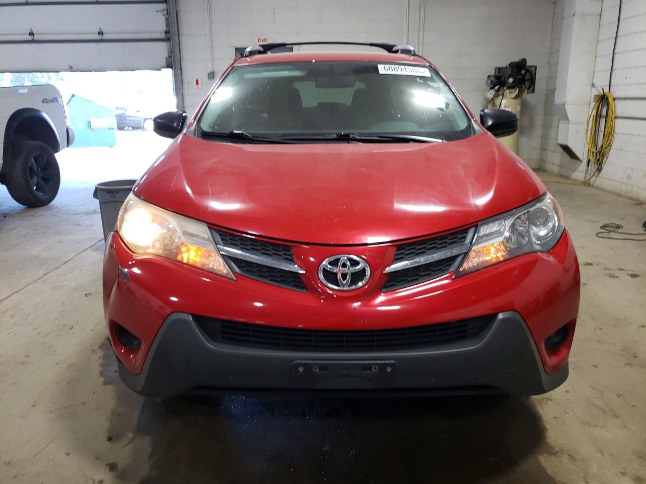 2015 Toyota Rav4 Le Red vin: JTMBFREV2FD145025