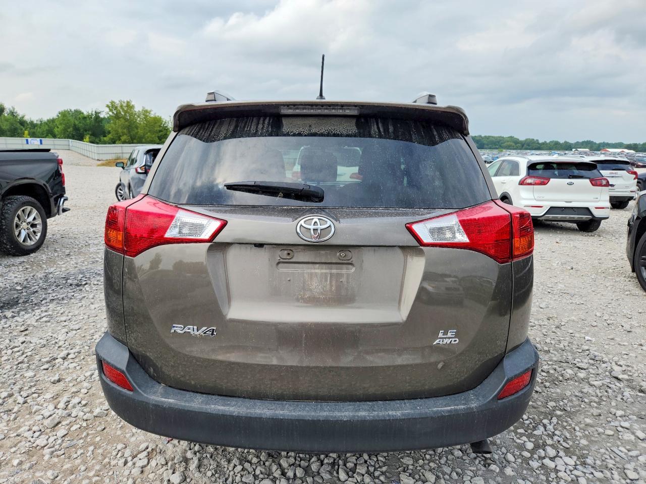 2015 Toyota Rav4 Le Brown vin: JTMBFREV2FD174959