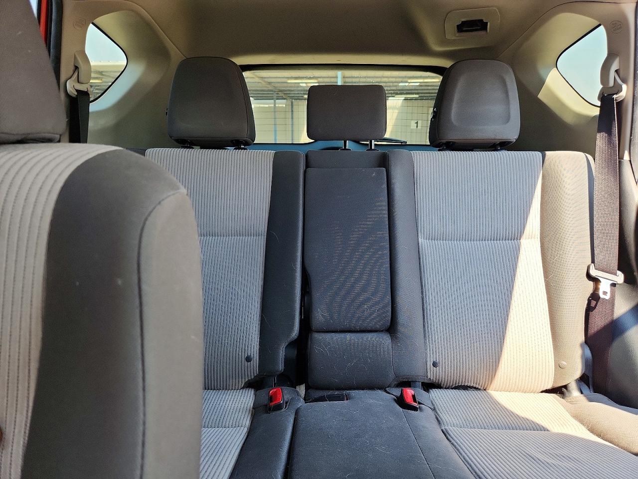 2015 Toyota Rav4 Le Red vin: JTMBFREV2FJ036758