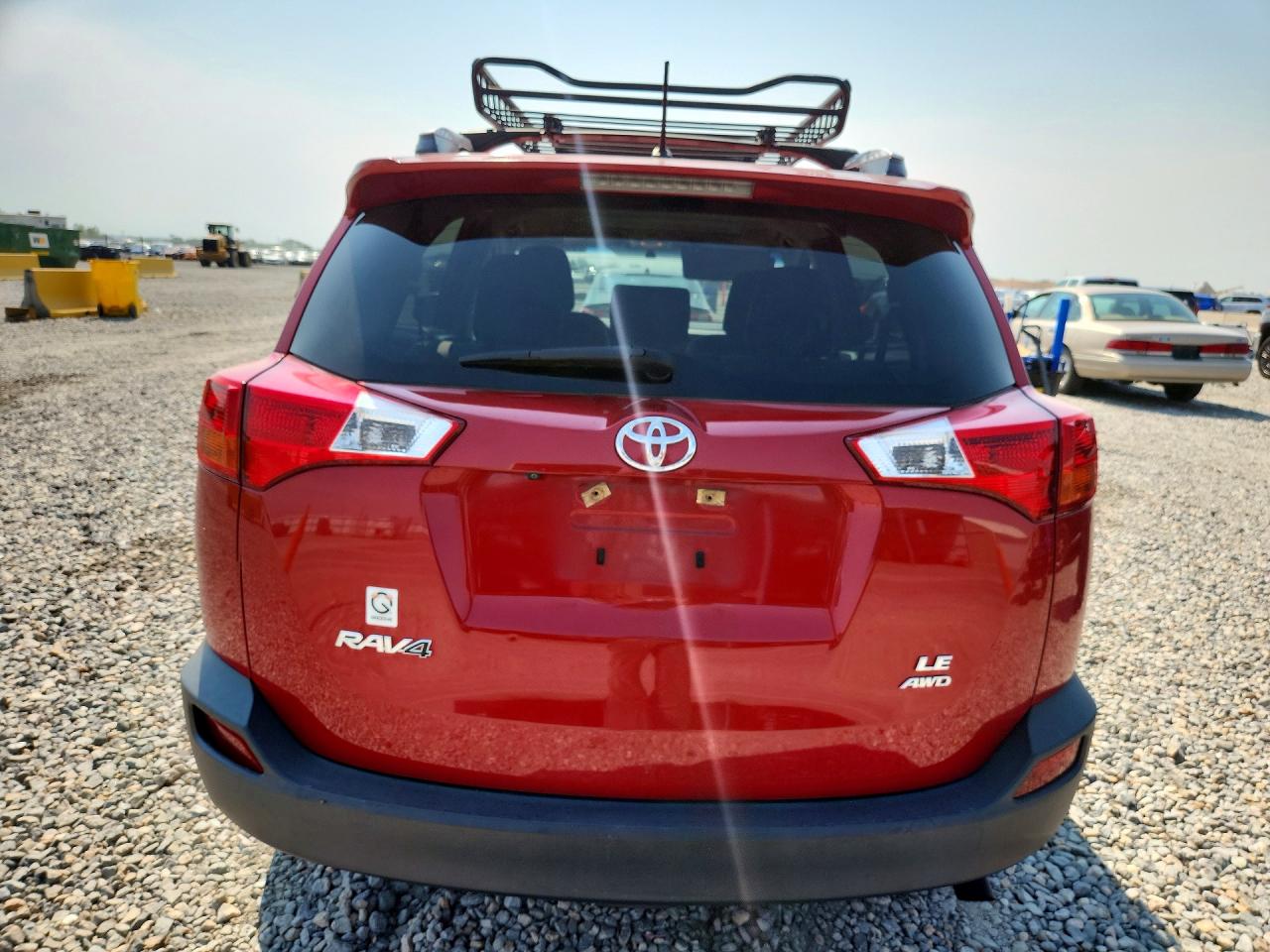 2015 Toyota Rav4 Le Red vin: JTMBFREV2FJ036758
