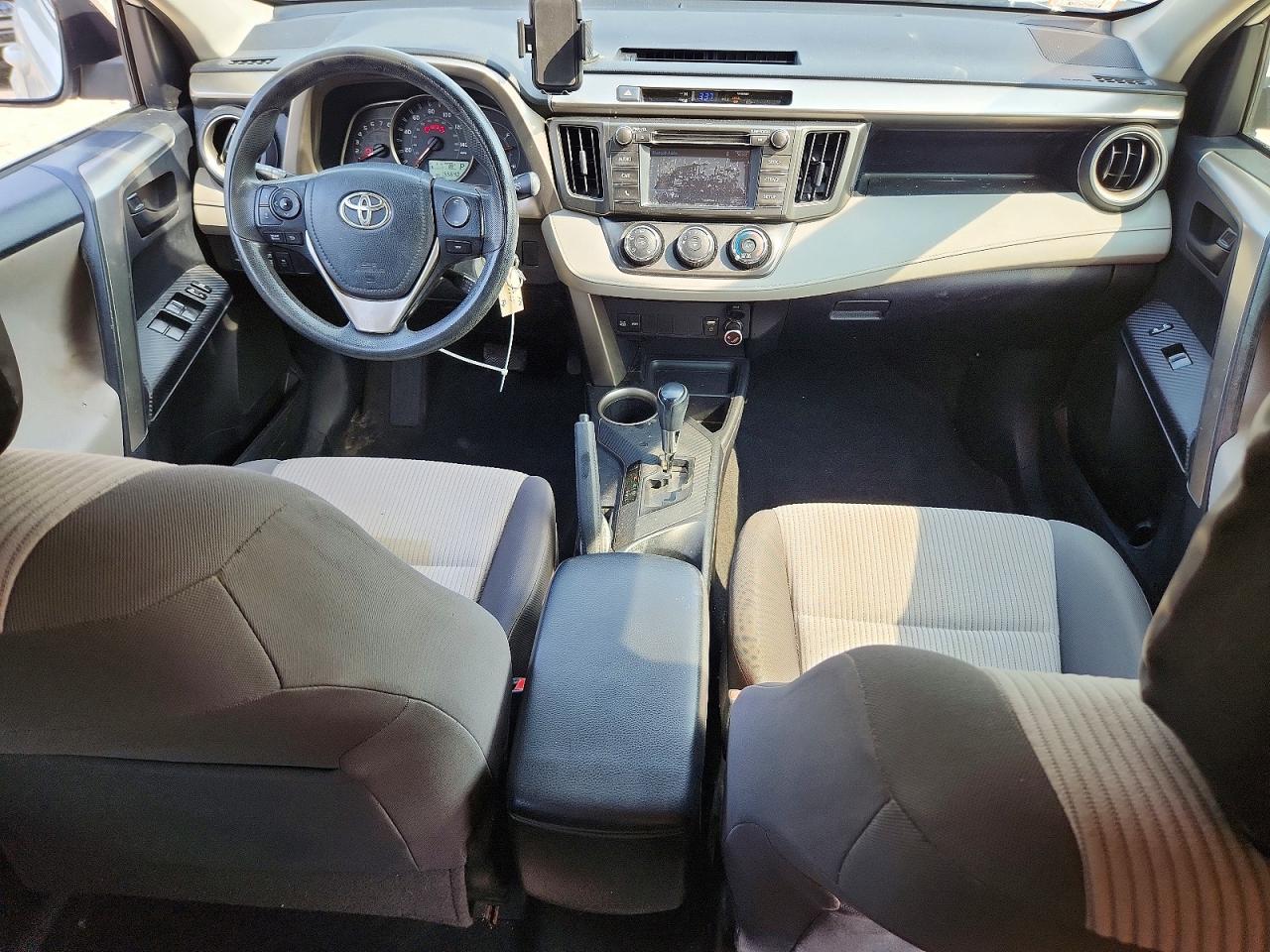 2015 Toyota Rav4 Le White vin: JTMBFREV2FJ040051