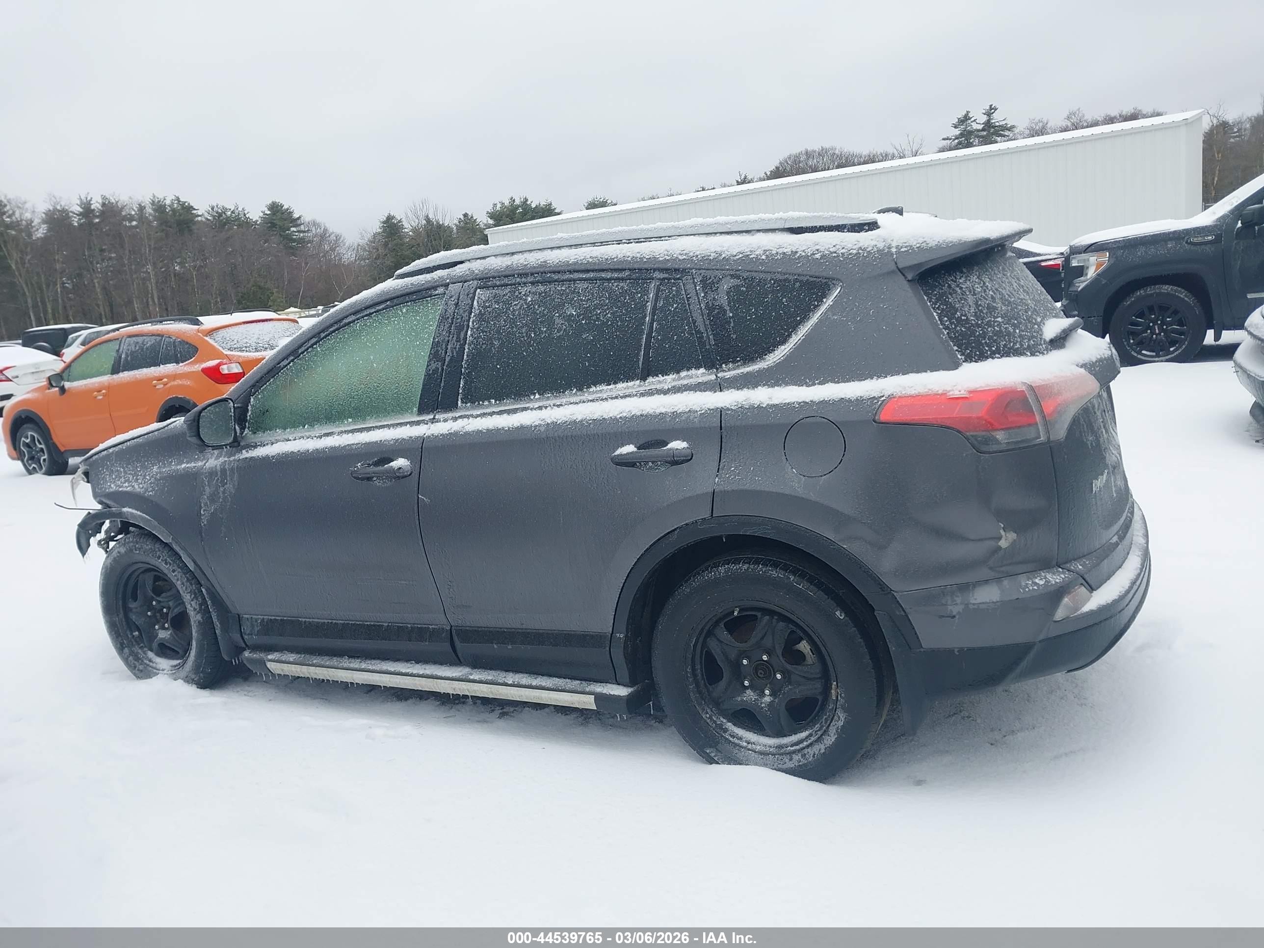 2017 Toyota Rav4 Le Black vin: JTMBFREV2HJ701841
