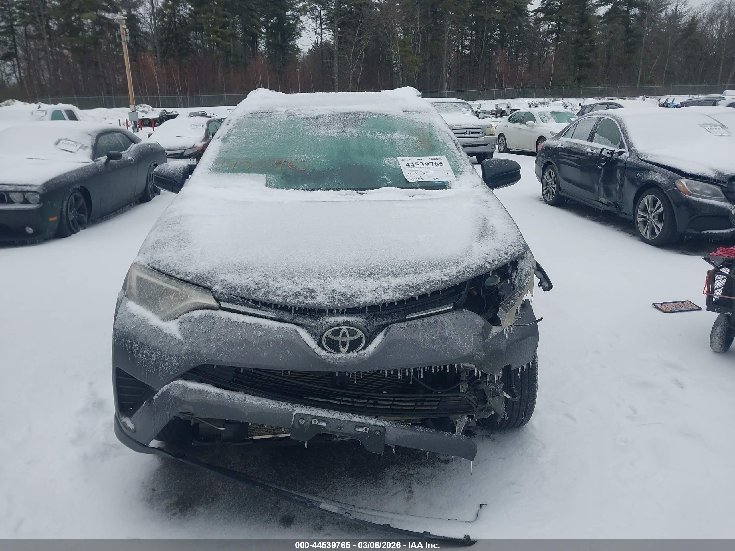 2017 Toyota Rav4 Le Black vin: JTMBFREV2HJ701841
