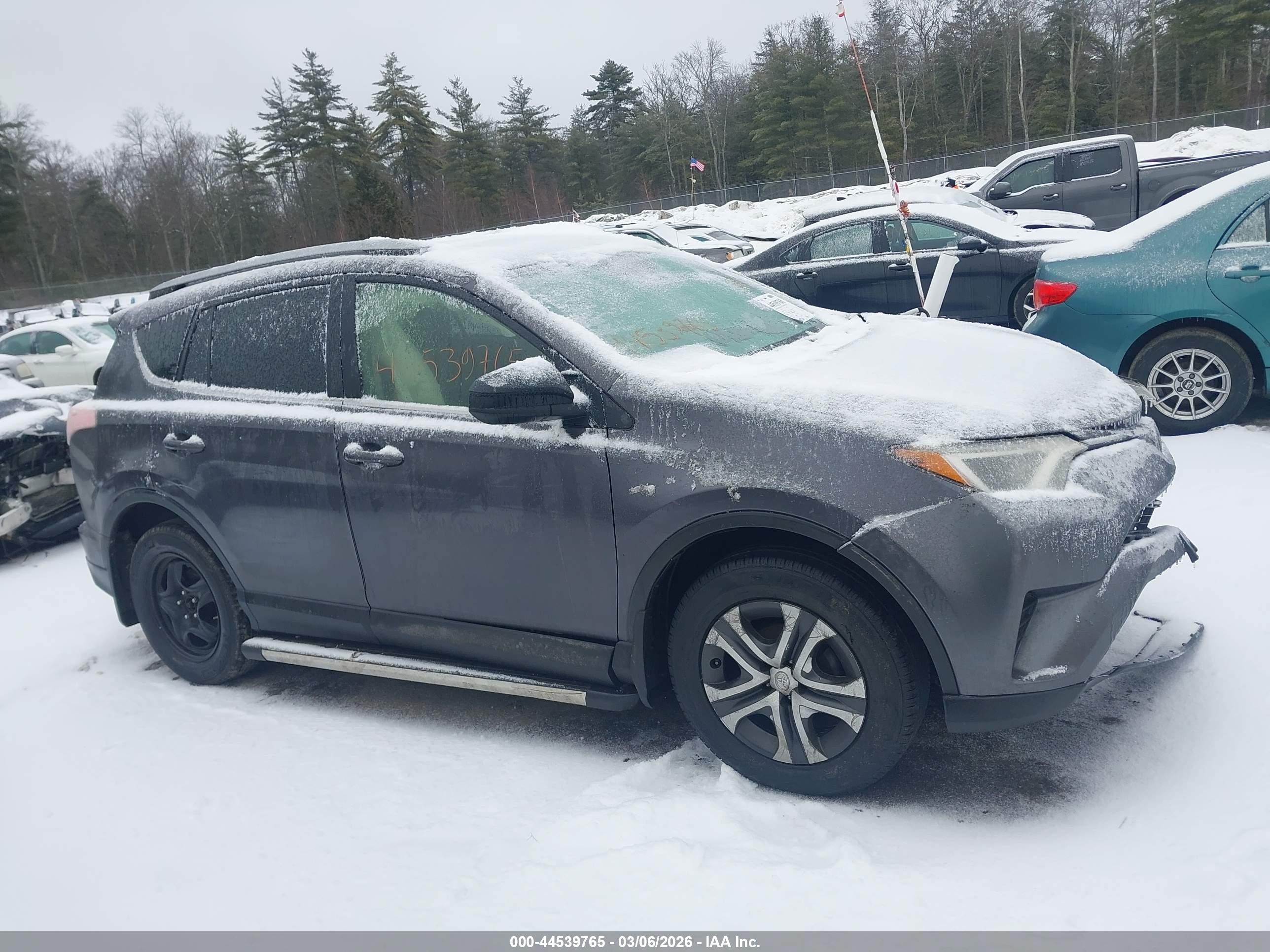 2017 Toyota Rav4 Le Black vin: JTMBFREV2HJ701841