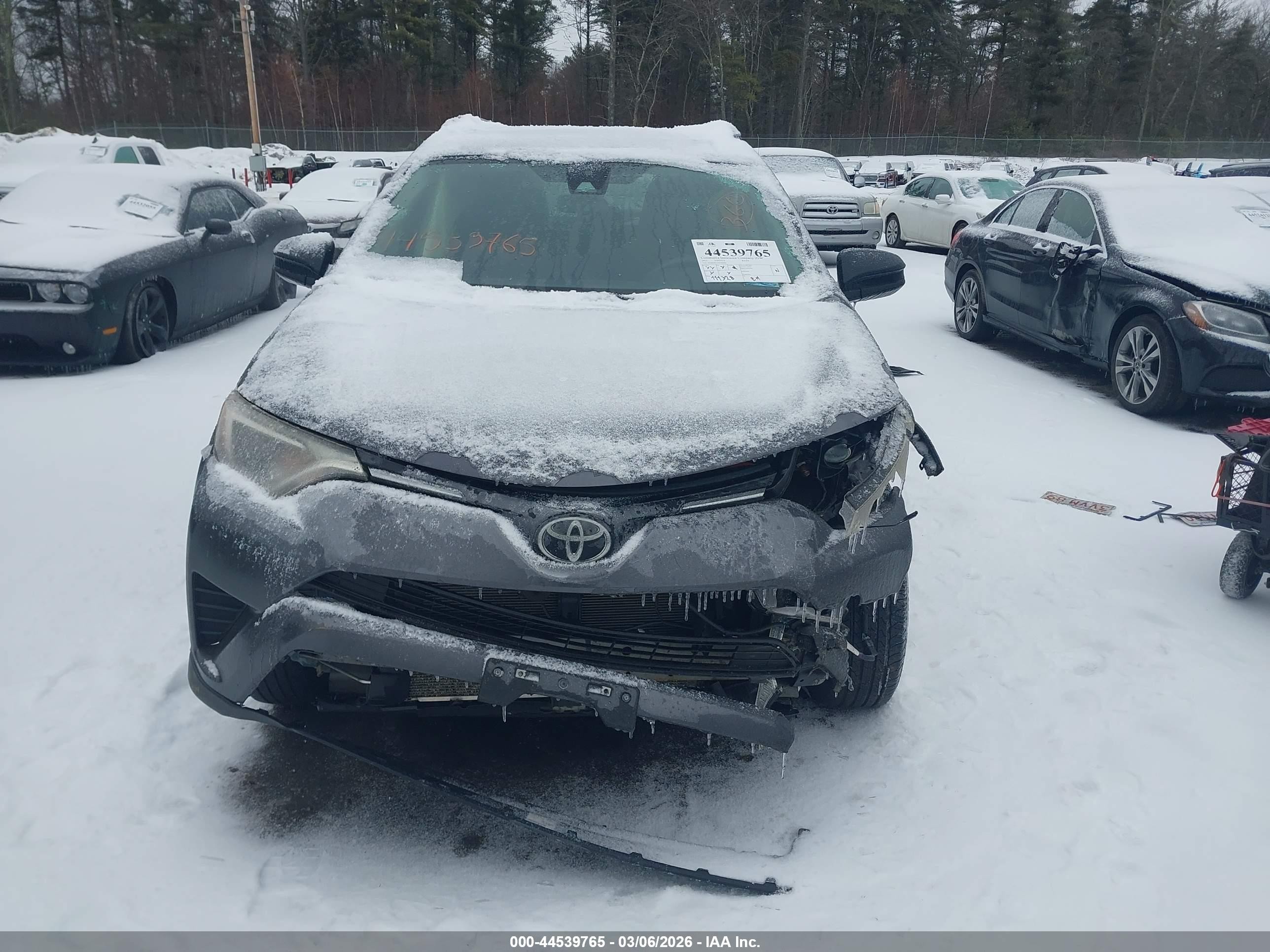 2017 Toyota Rav4 Le Black vin: JTMBFREV2HJ701841