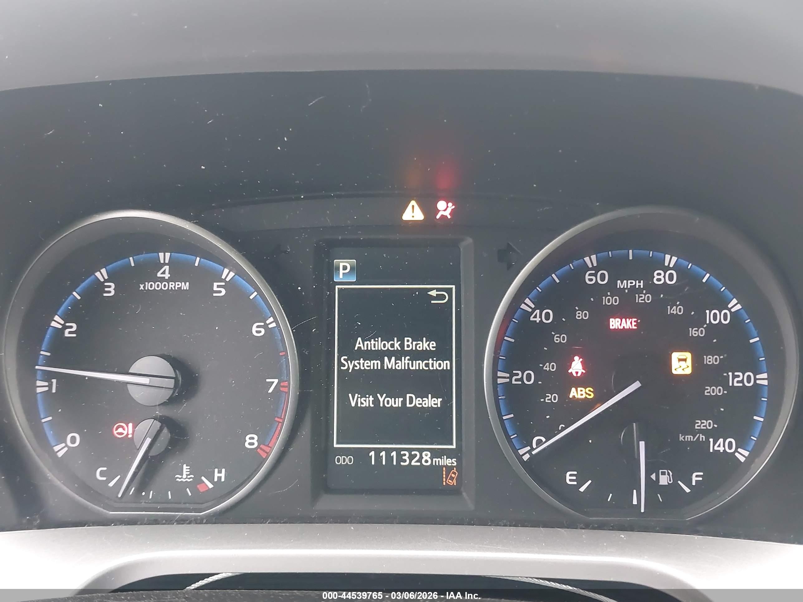 2017 Toyota Rav4 Le Black vin: JTMBFREV2HJ701841