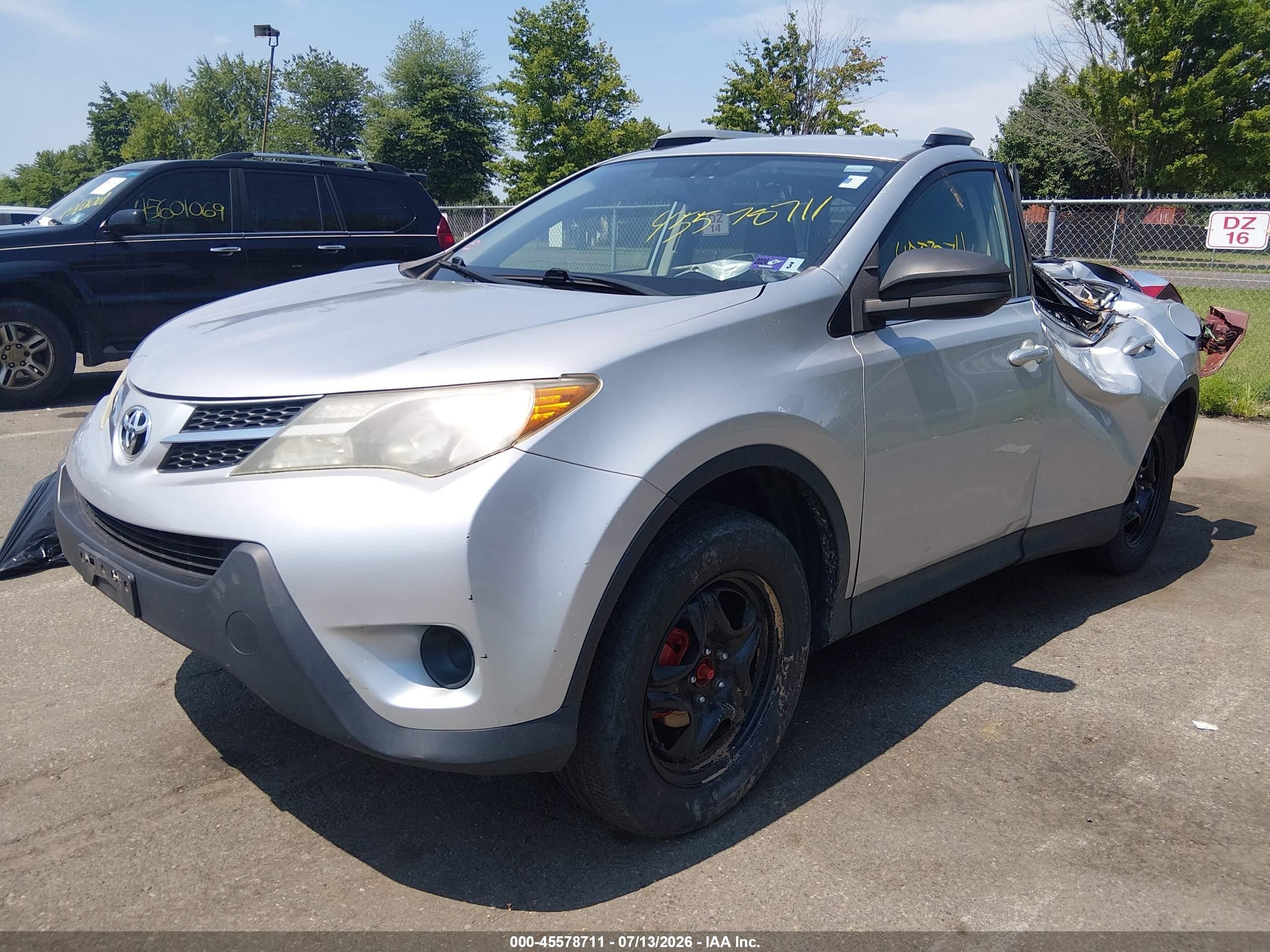 2013 Toyota Rav4 Le Silver vin: JTMBFREV3D5002740