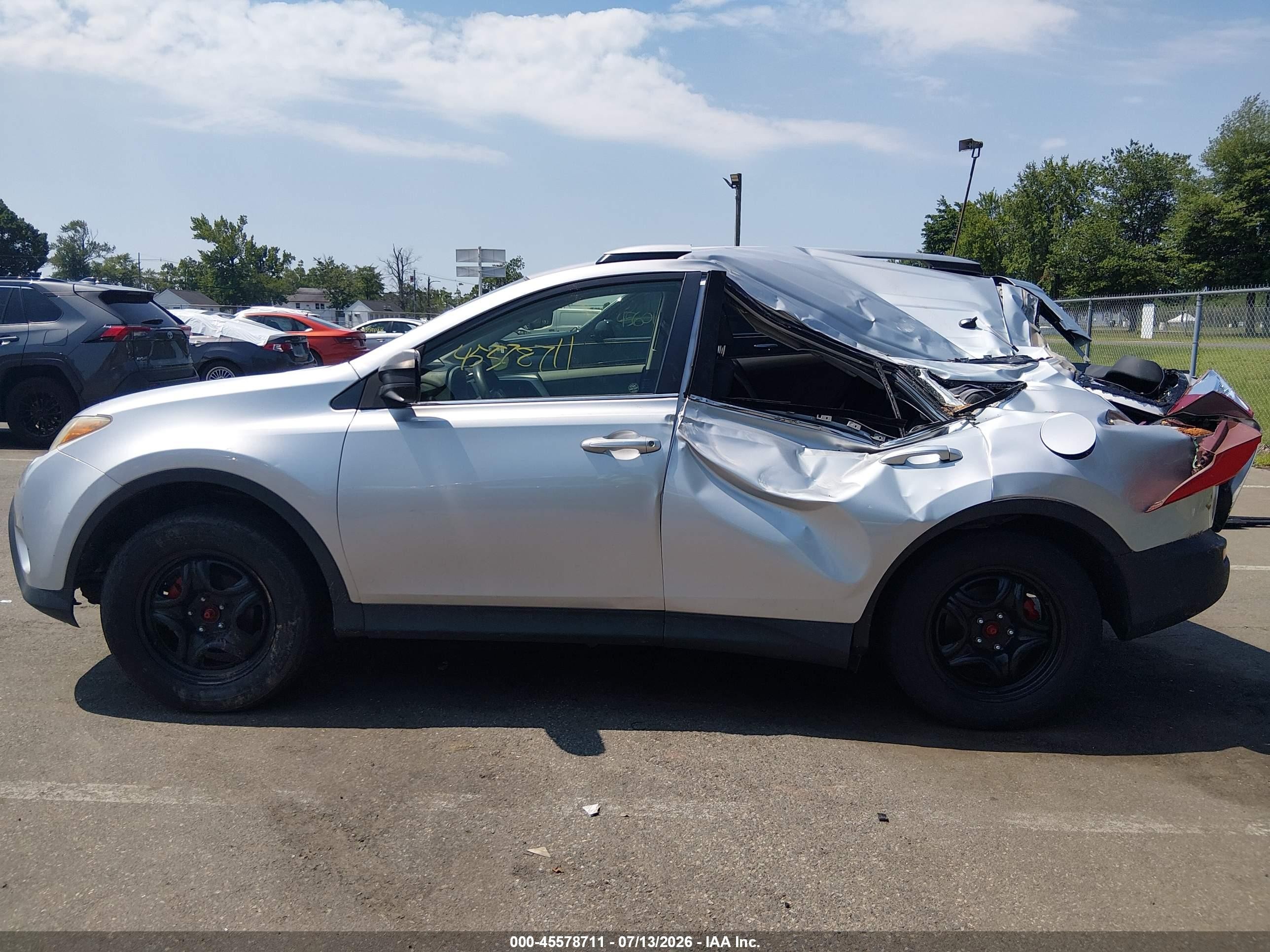 2013 Toyota Rav4 Le Silver vin: JTMBFREV3D5002740