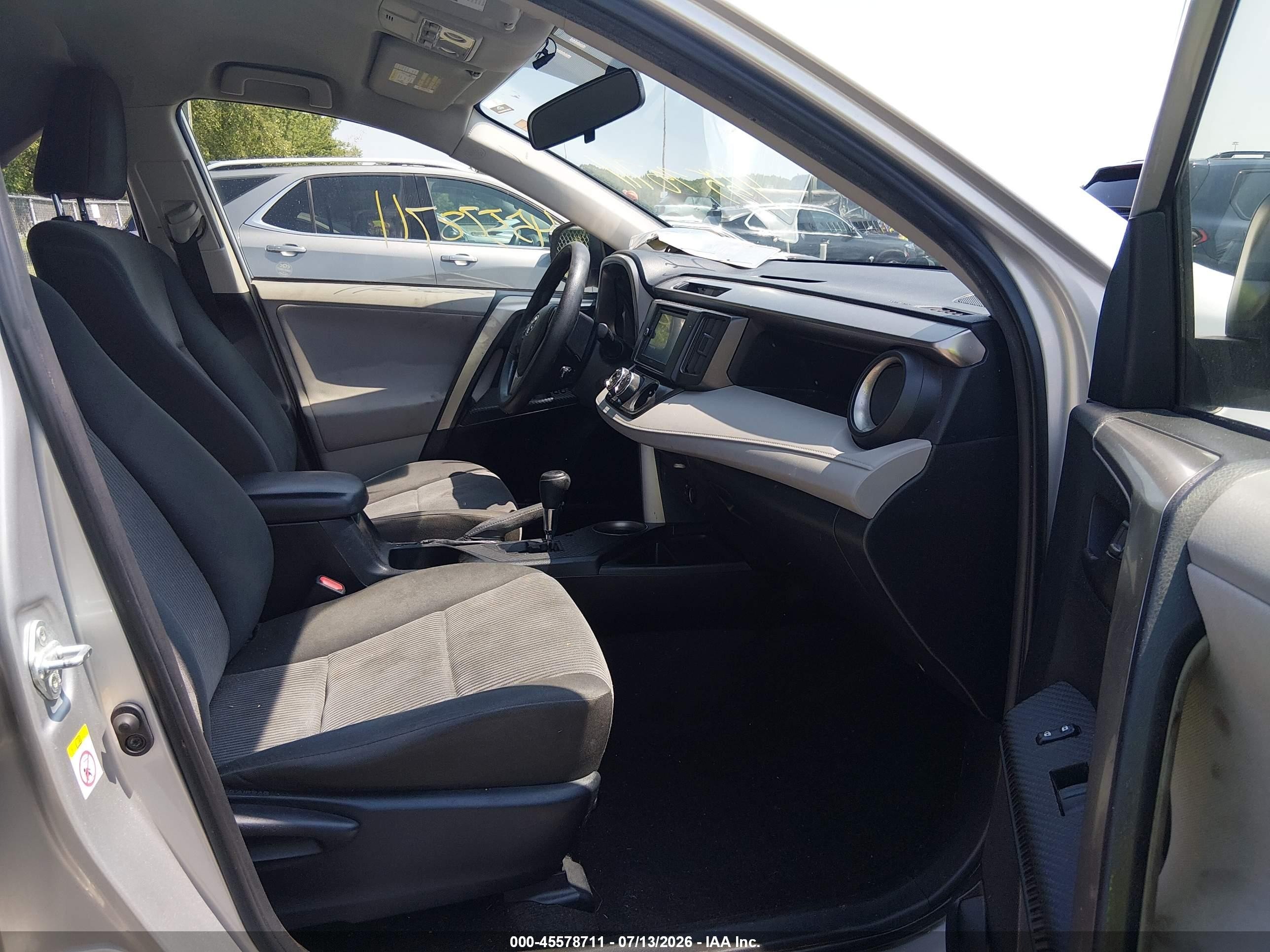 2013 Toyota Rav4 Le Silver vin: JTMBFREV3D5002740