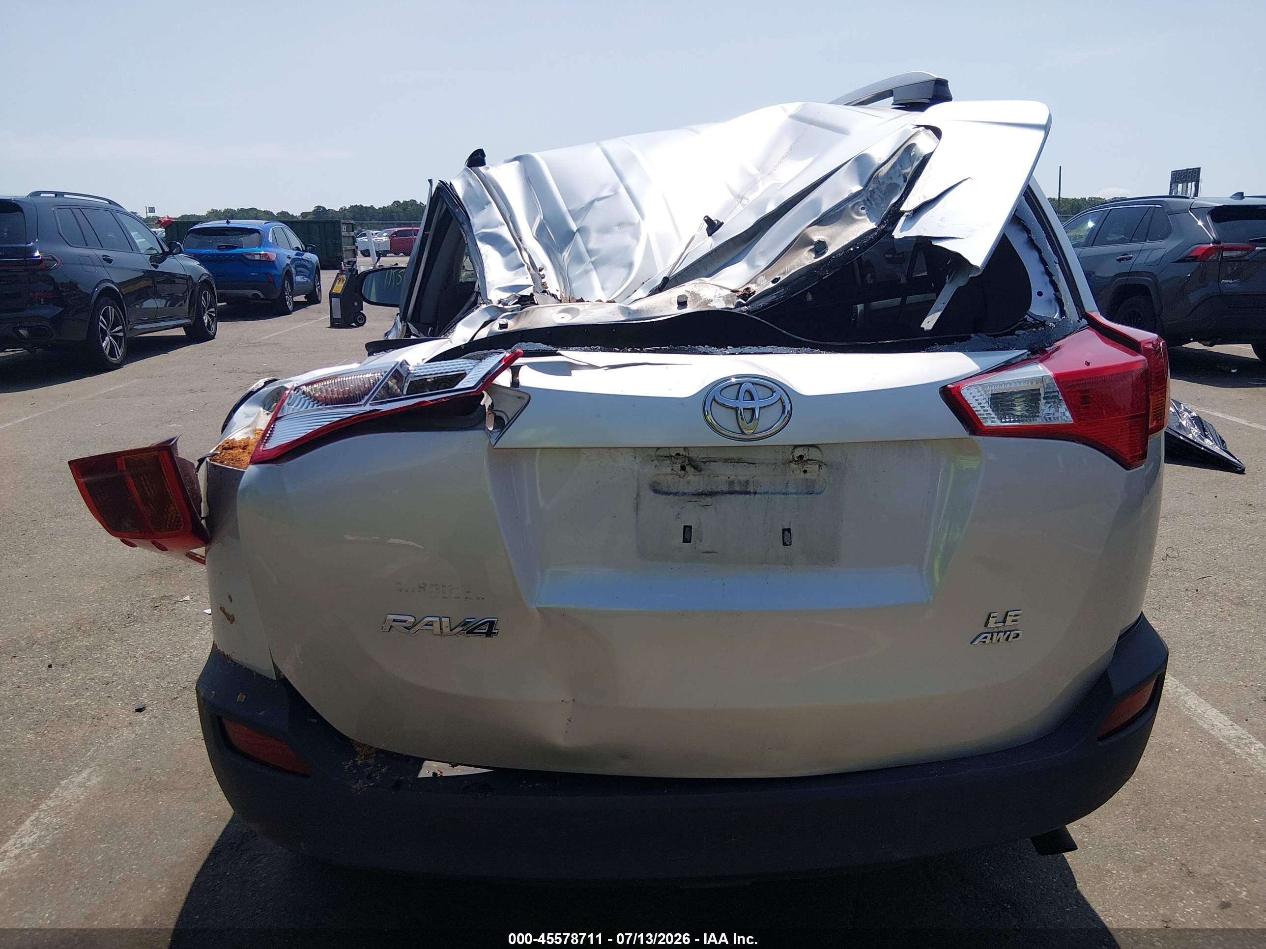 2013 Toyota Rav4 Le Silver vin: JTMBFREV3D5002740