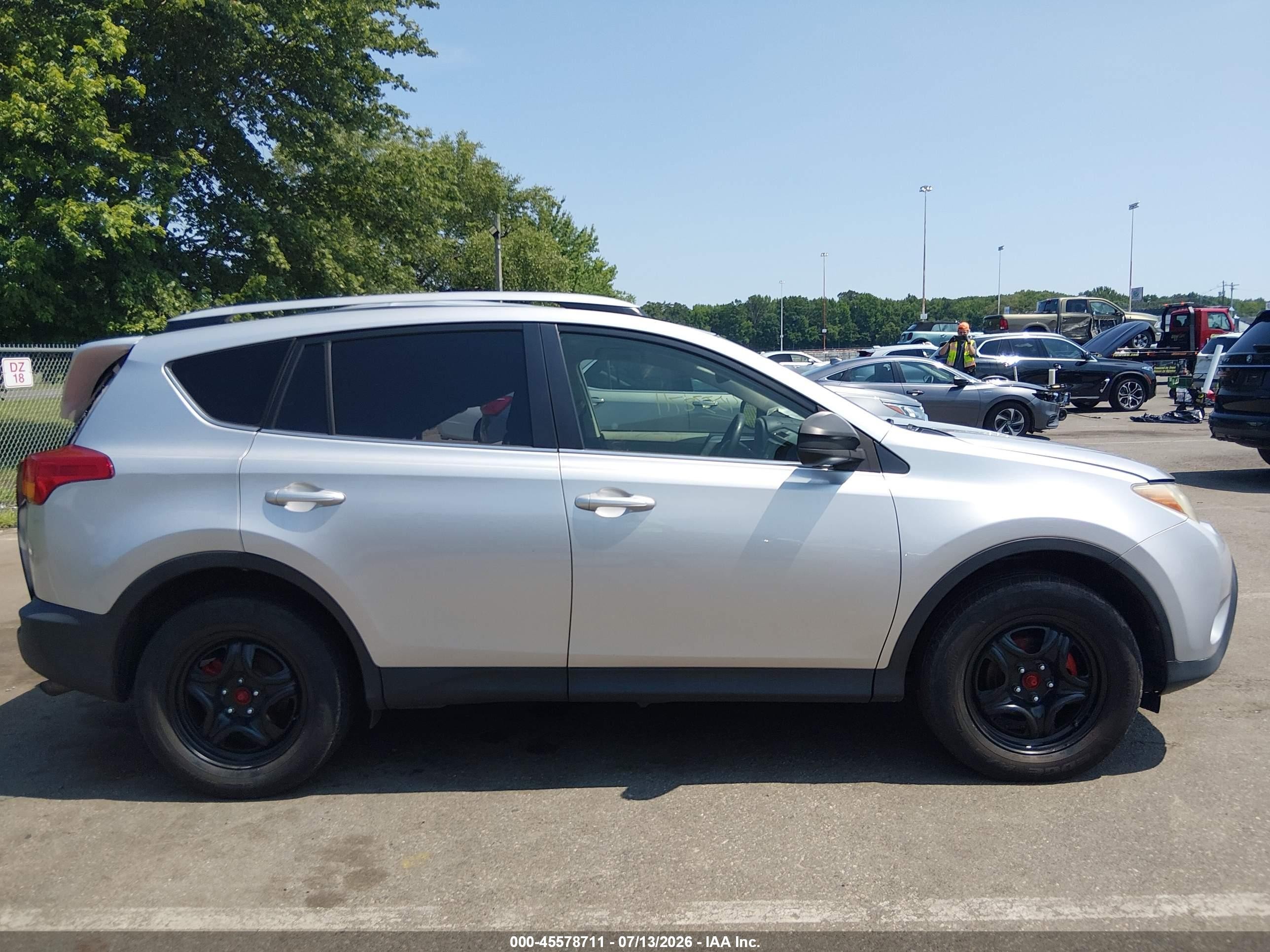 2013 Toyota Rav4 Le Silver vin: JTMBFREV3D5002740