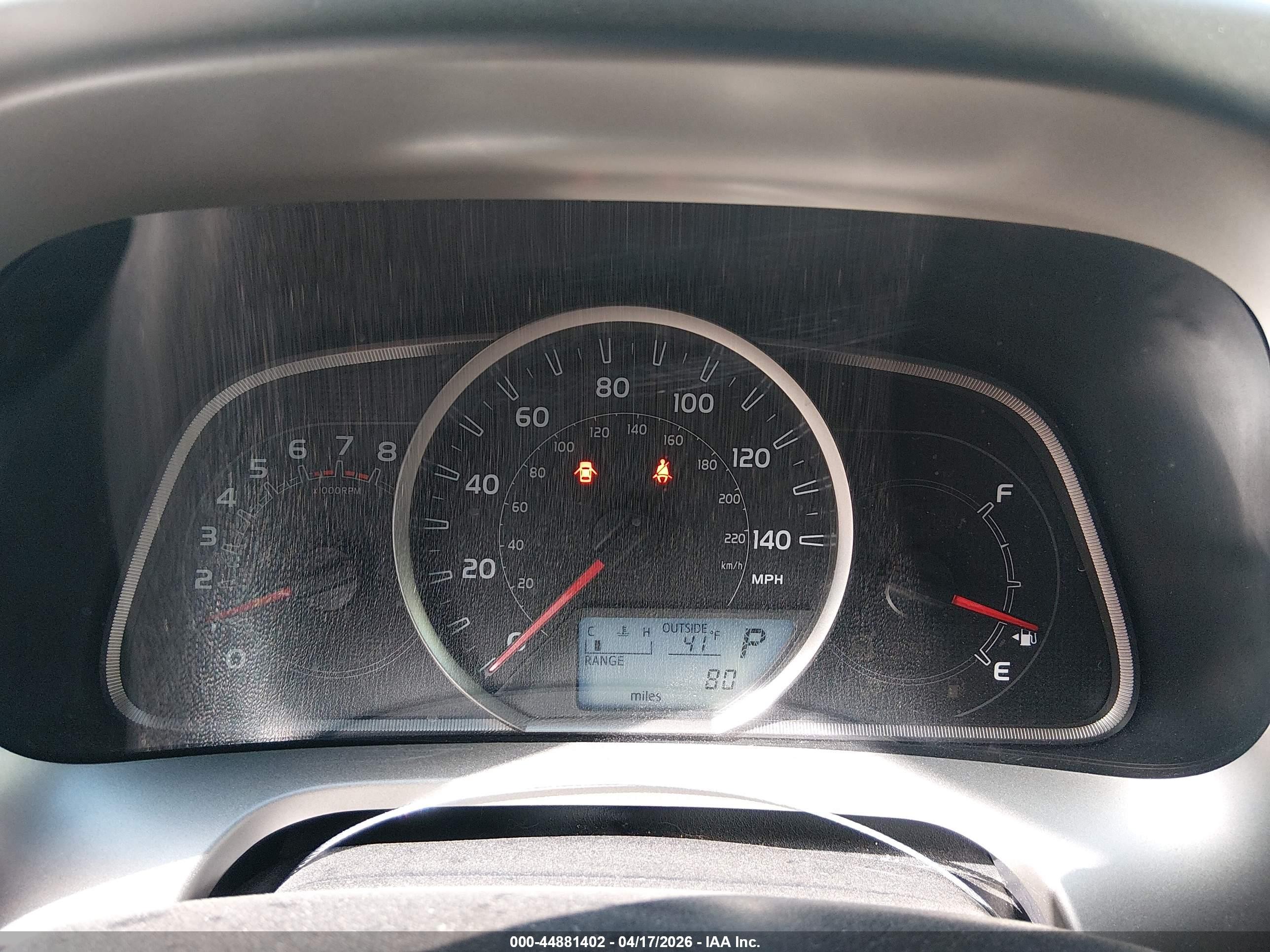 2014 Toyota Rav4 Le Серебряный vin: JTMBFREV3E5030233