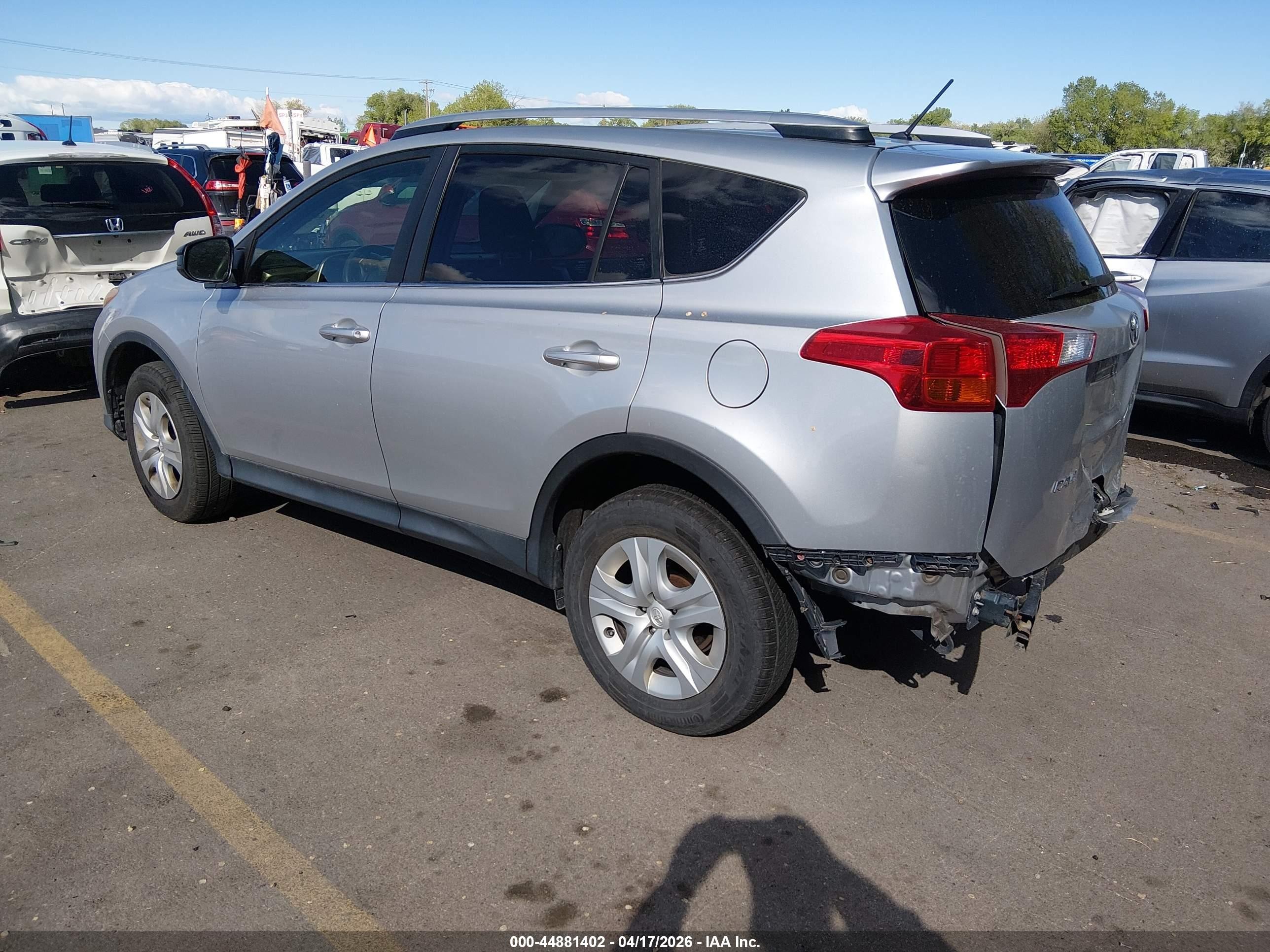 2014 Toyota Rav4 Le Серебряный vin: JTMBFREV3E5030233