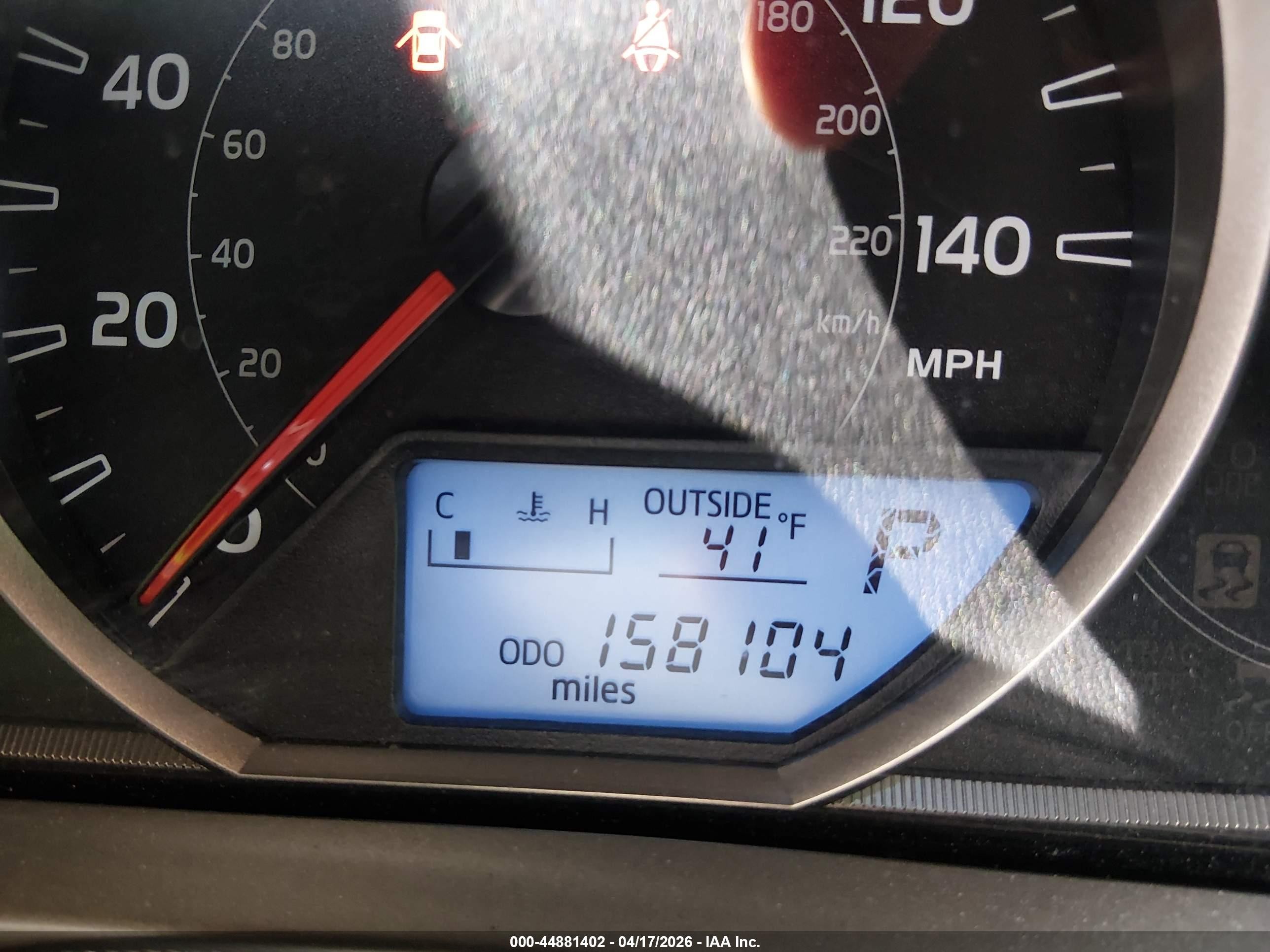 2014 Toyota Rav4 Le Серебряный vin: JTMBFREV3E5030233