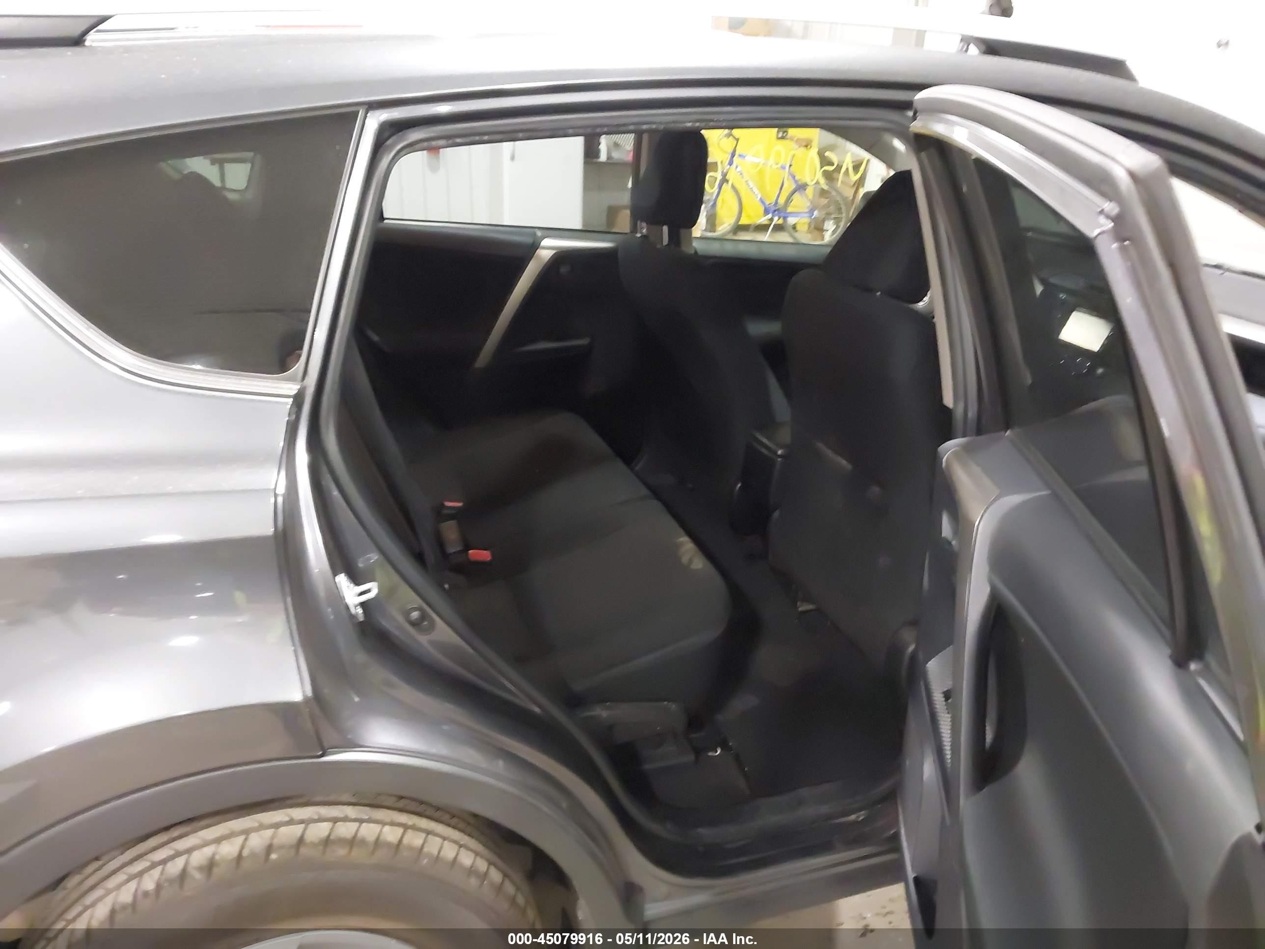 2014 Toyota Rav4 Le Gray vin: JTMBFREV3ED079325