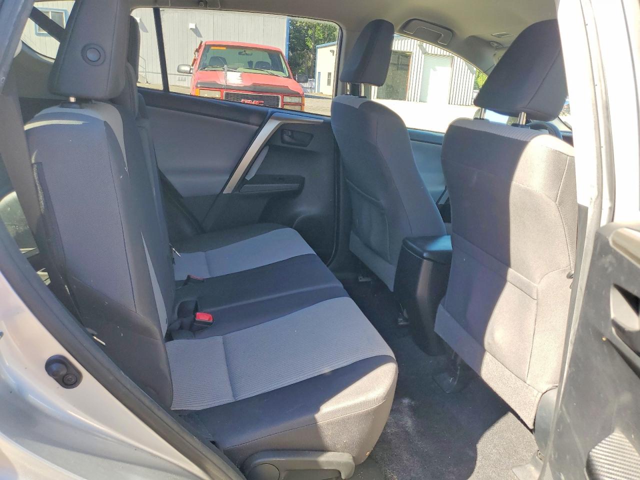 2014 Toyota Rav4 Le Silver vin: JTMBFREV3ED083701