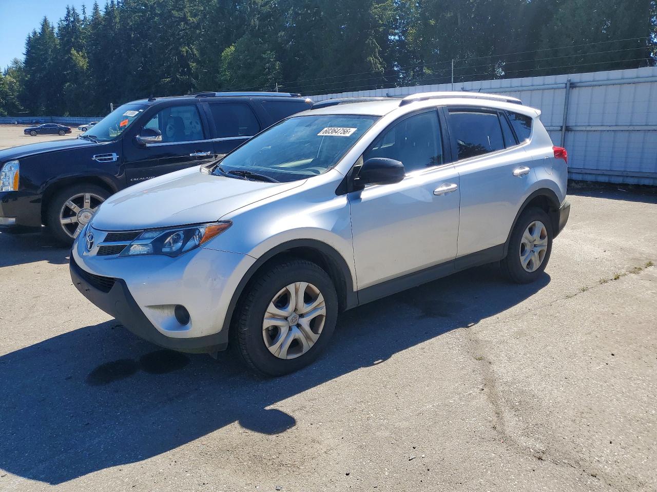 2014 Toyota Rav4 Le Silver vin: JTMBFREV3ED083701