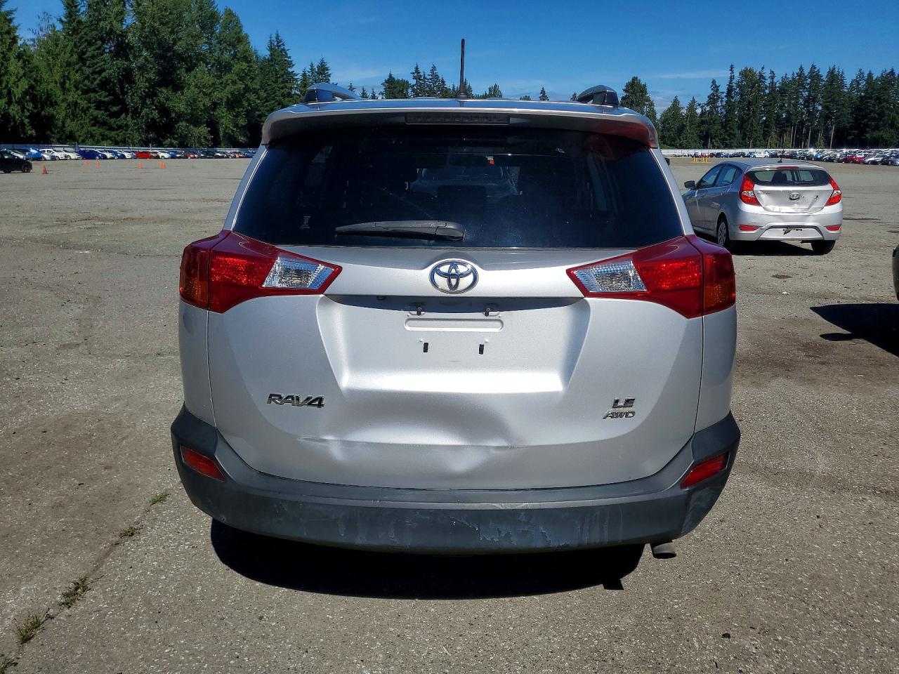2014 Toyota Rav4 Le Silver vin: JTMBFREV3ED083701