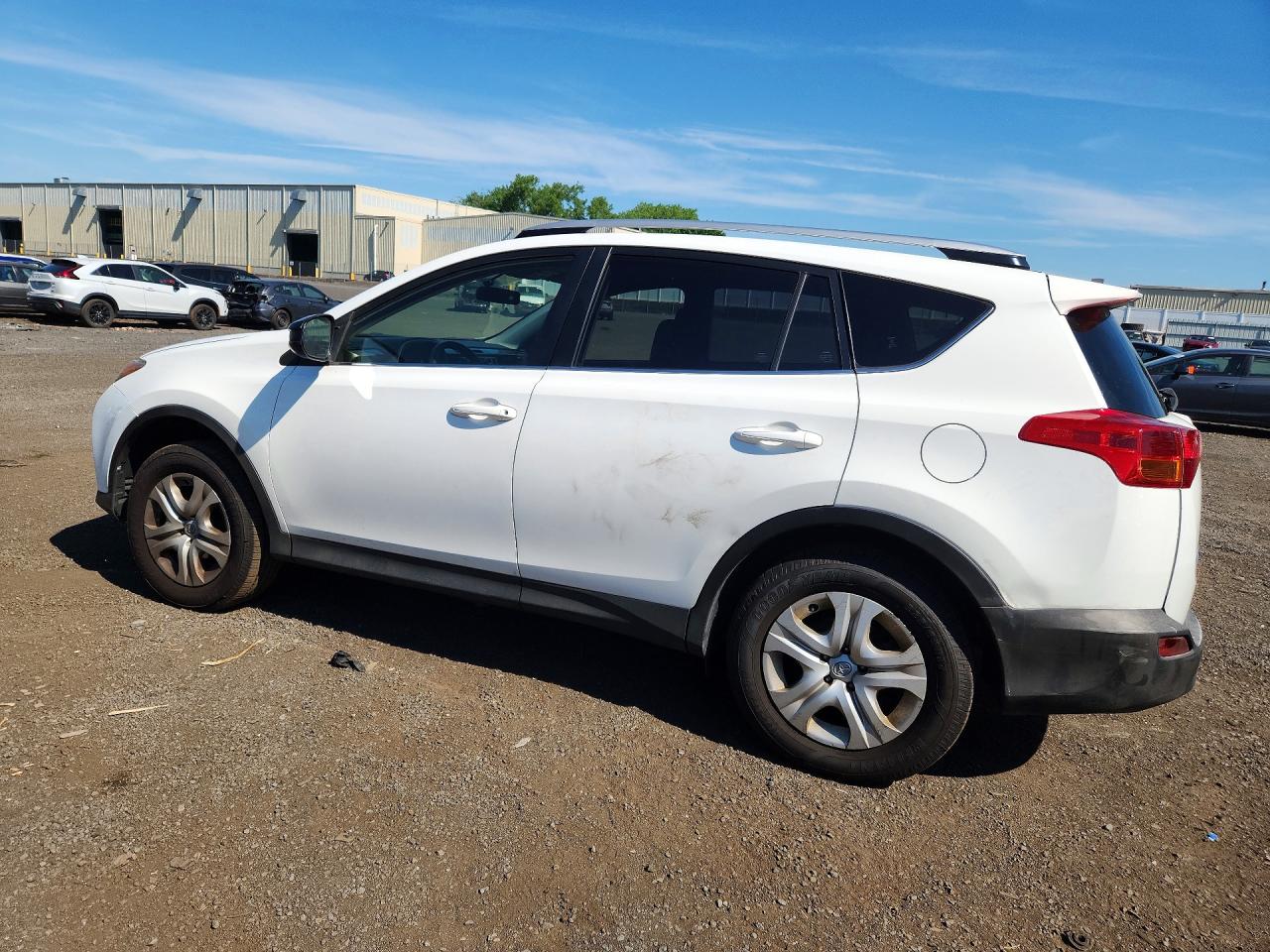 2014 Toyota Rav4 Le White vin: JTMBFREV3EJ008840
