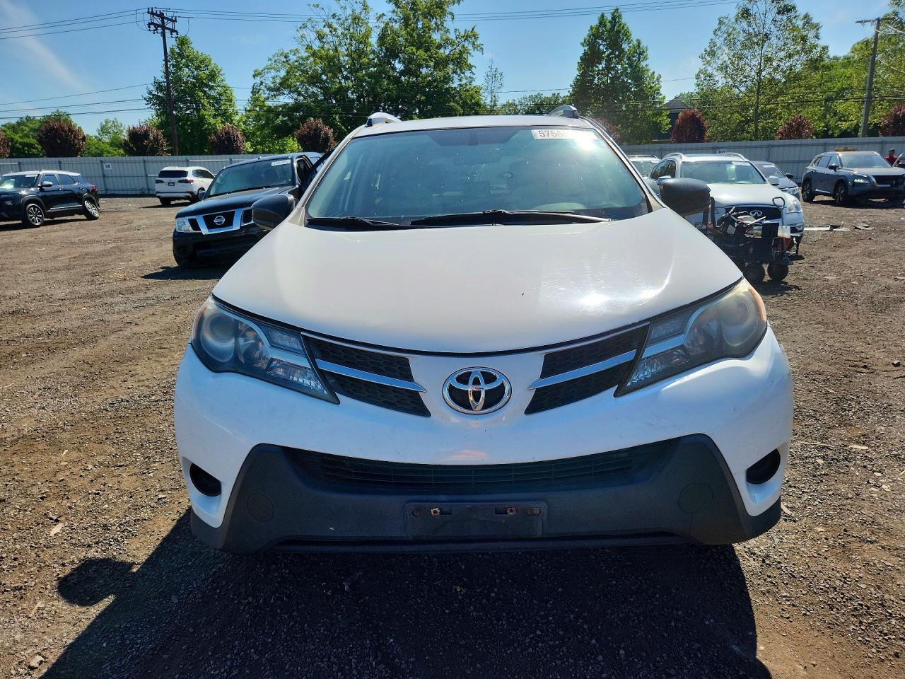 2014 Toyota Rav4 Le White vin: JTMBFREV3EJ008840