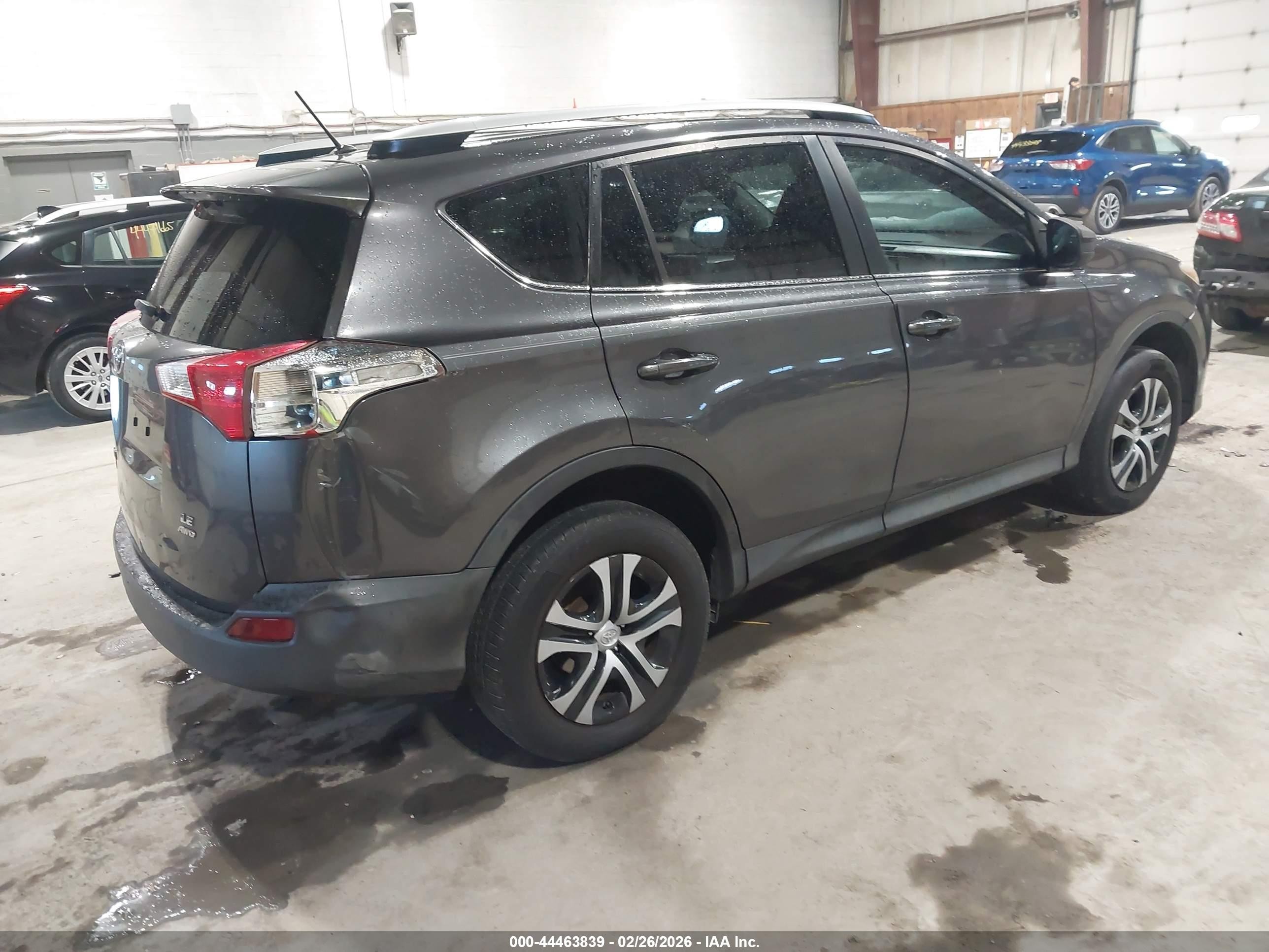 2014 Toyota Rav4 Le Gray vin: JTMBFREV3EJ009129