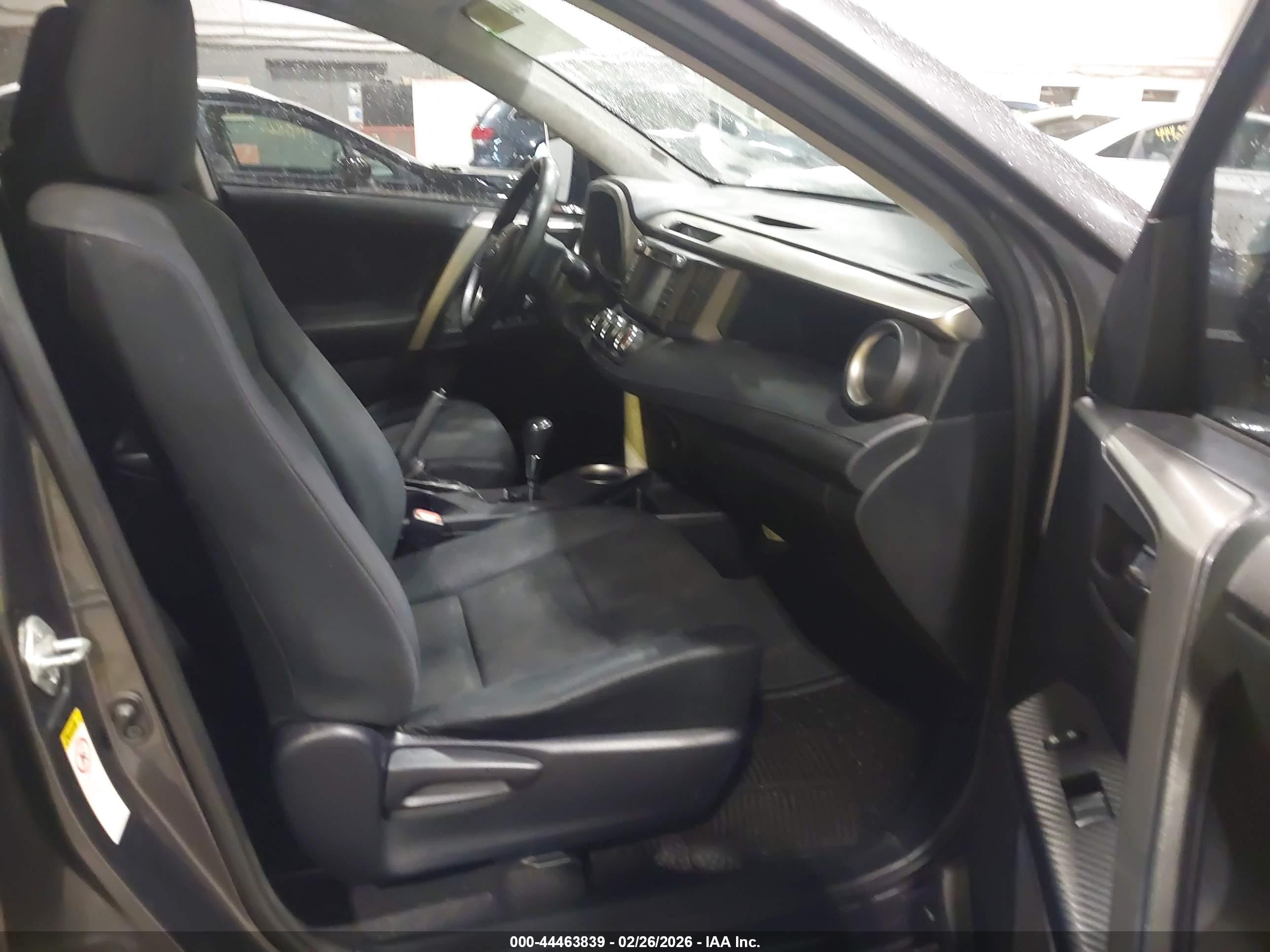 2014 Toyota Rav4 Le Gray vin: JTMBFREV3EJ009129