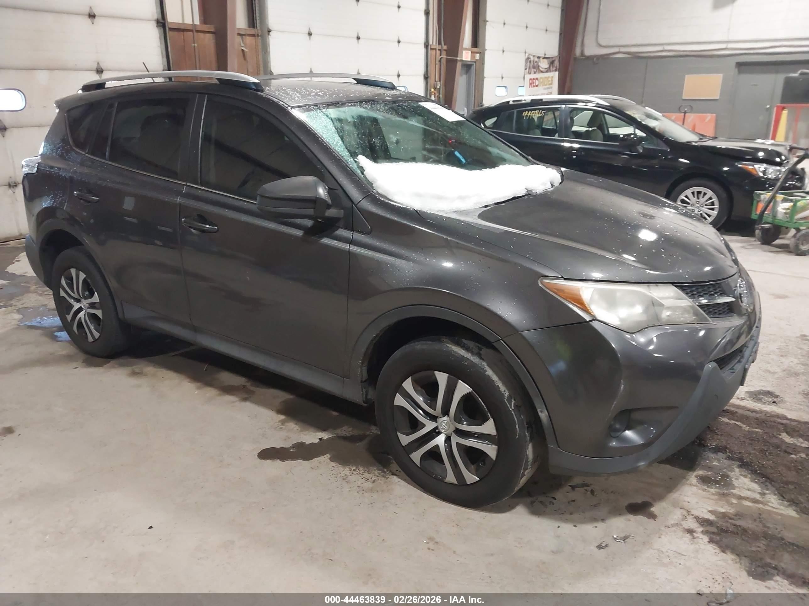 2014 Toyota Rav4 Le Gray vin: JTMBFREV3EJ009129