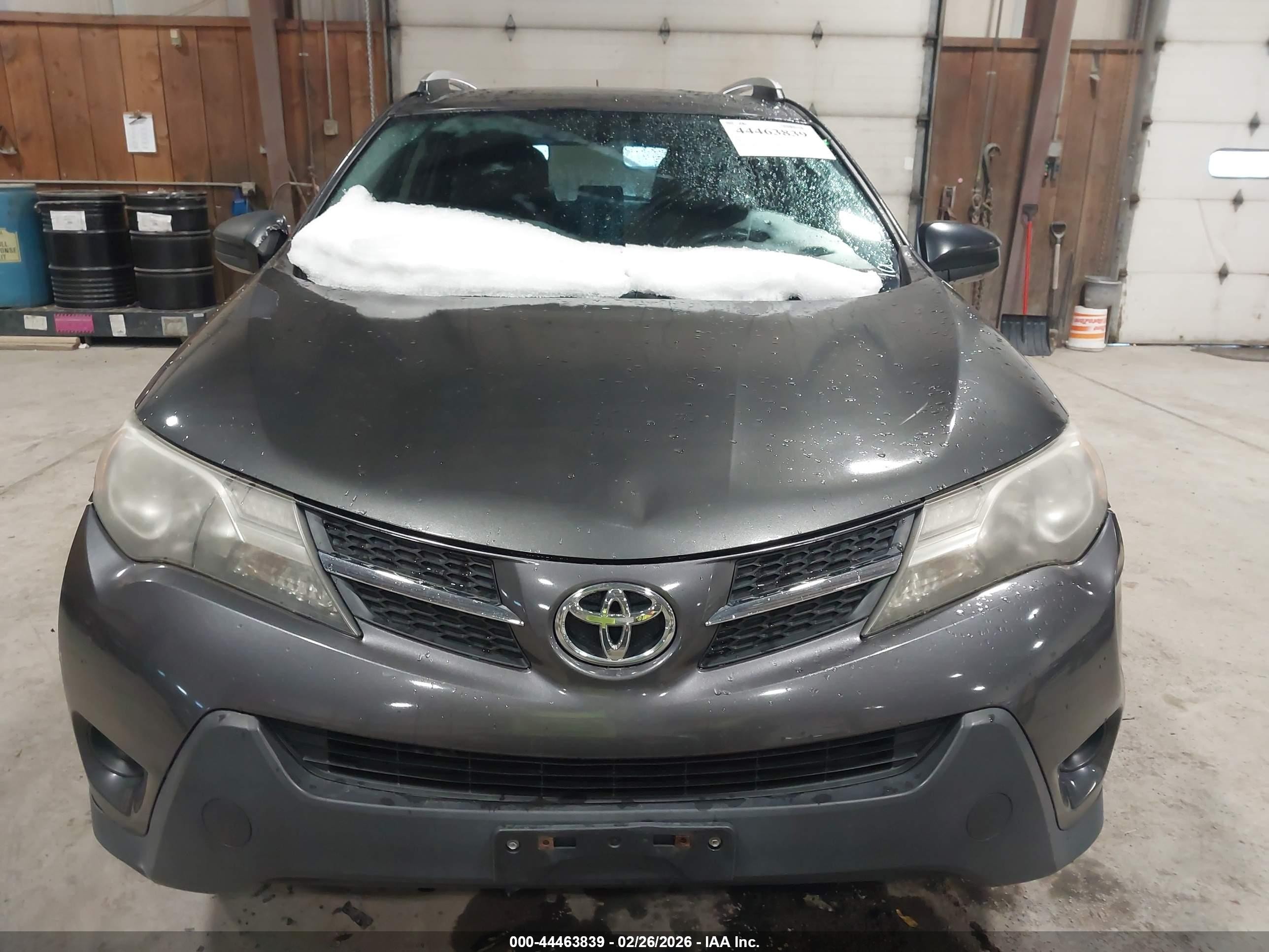 2014 Toyota Rav4 Le Gray vin: JTMBFREV3EJ009129