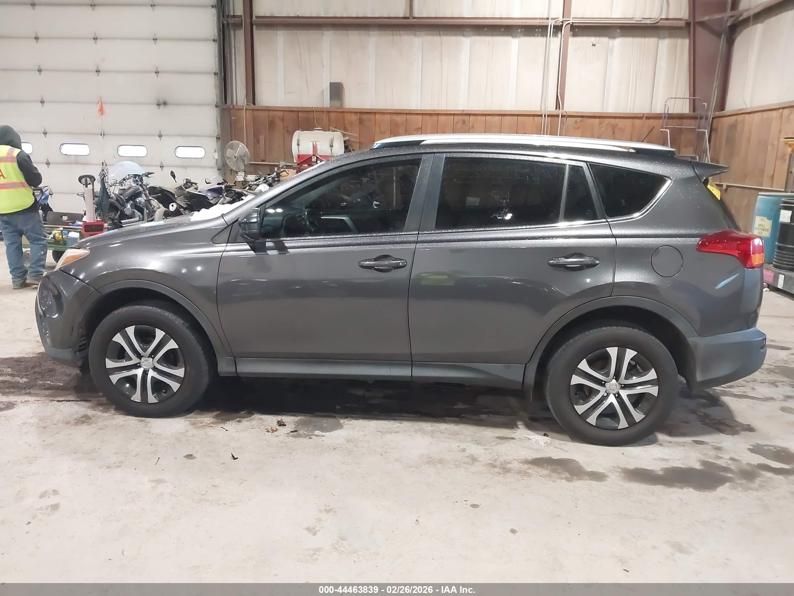 2014 Toyota Rav4 Le Gray vin: JTMBFREV3EJ009129
