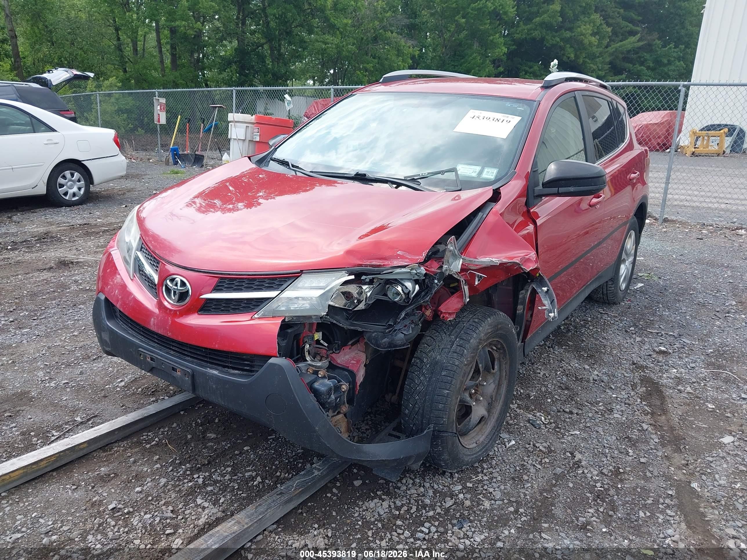 2015 Toyota Rav4 Le Red vin: JTMBFREV3FD121333