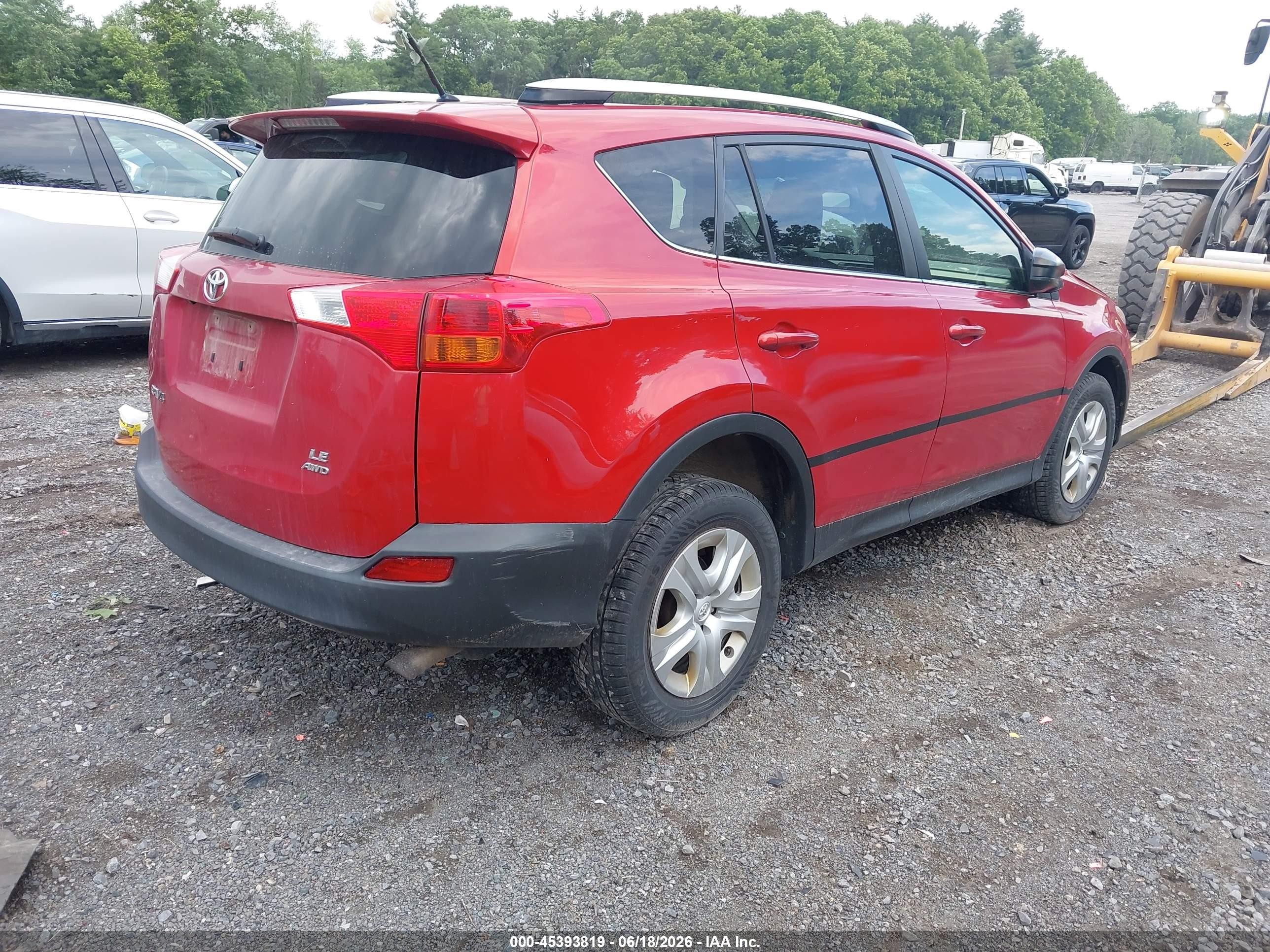 2015 Toyota Rav4 Le Red vin: JTMBFREV3FD121333