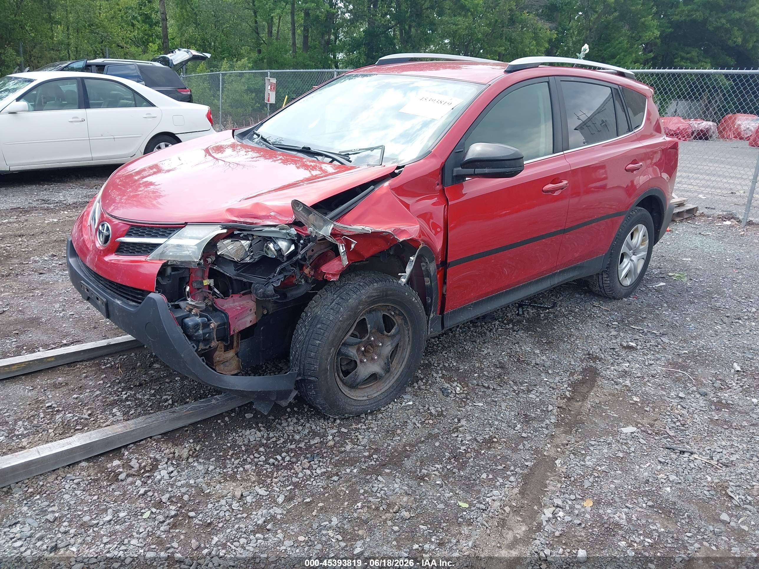 2015 Toyota Rav4 Le Red vin: JTMBFREV3FD121333