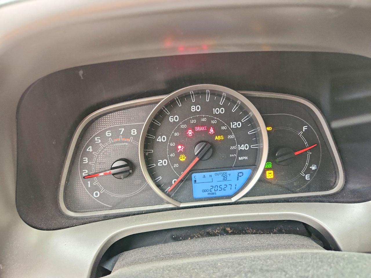 2015 Toyota Rav4 Le Красный vin: JTMBFREV3FD129951