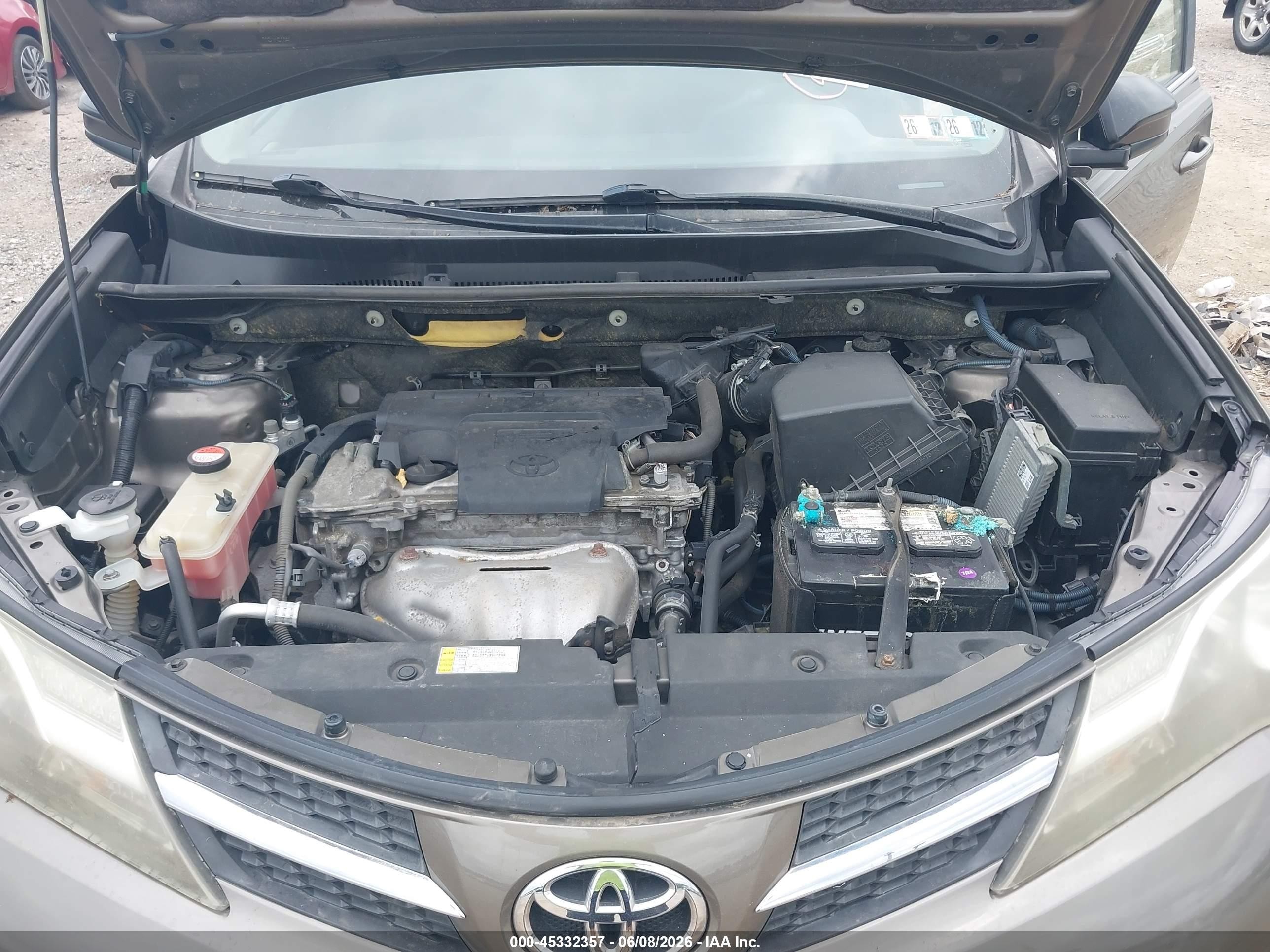 2015 Toyota Rav4 Le Gray vin: JTMBFREV3FD142103