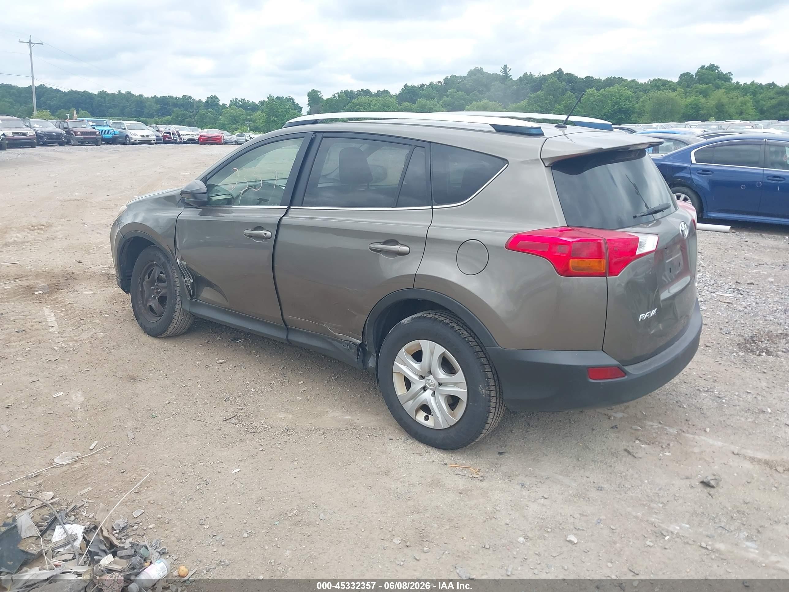 2015 Toyota Rav4 Le Gray vin: JTMBFREV3FD142103