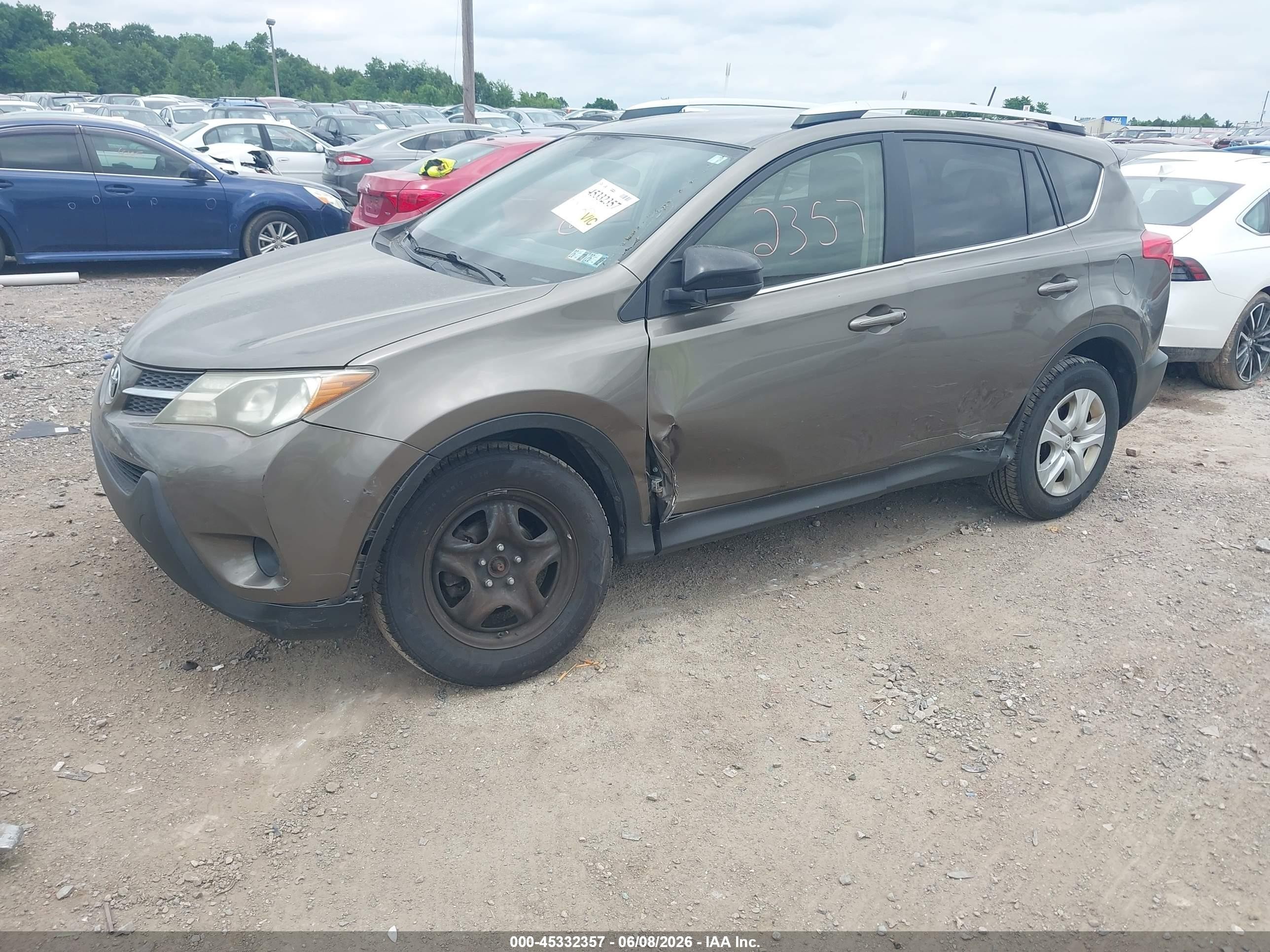 2015 Toyota Rav4 Le Gray vin: JTMBFREV3FD142103