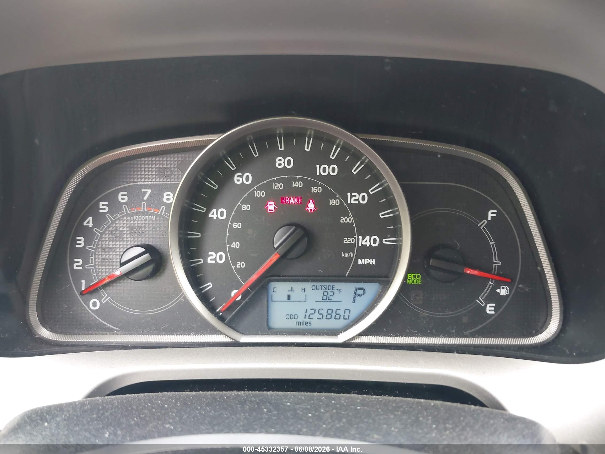 2015 Toyota Rav4 Le Gray vin: JTMBFREV3FD142103